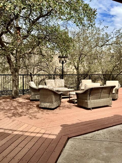 38426 Sierra Dr, Three Rivers, CA 93271