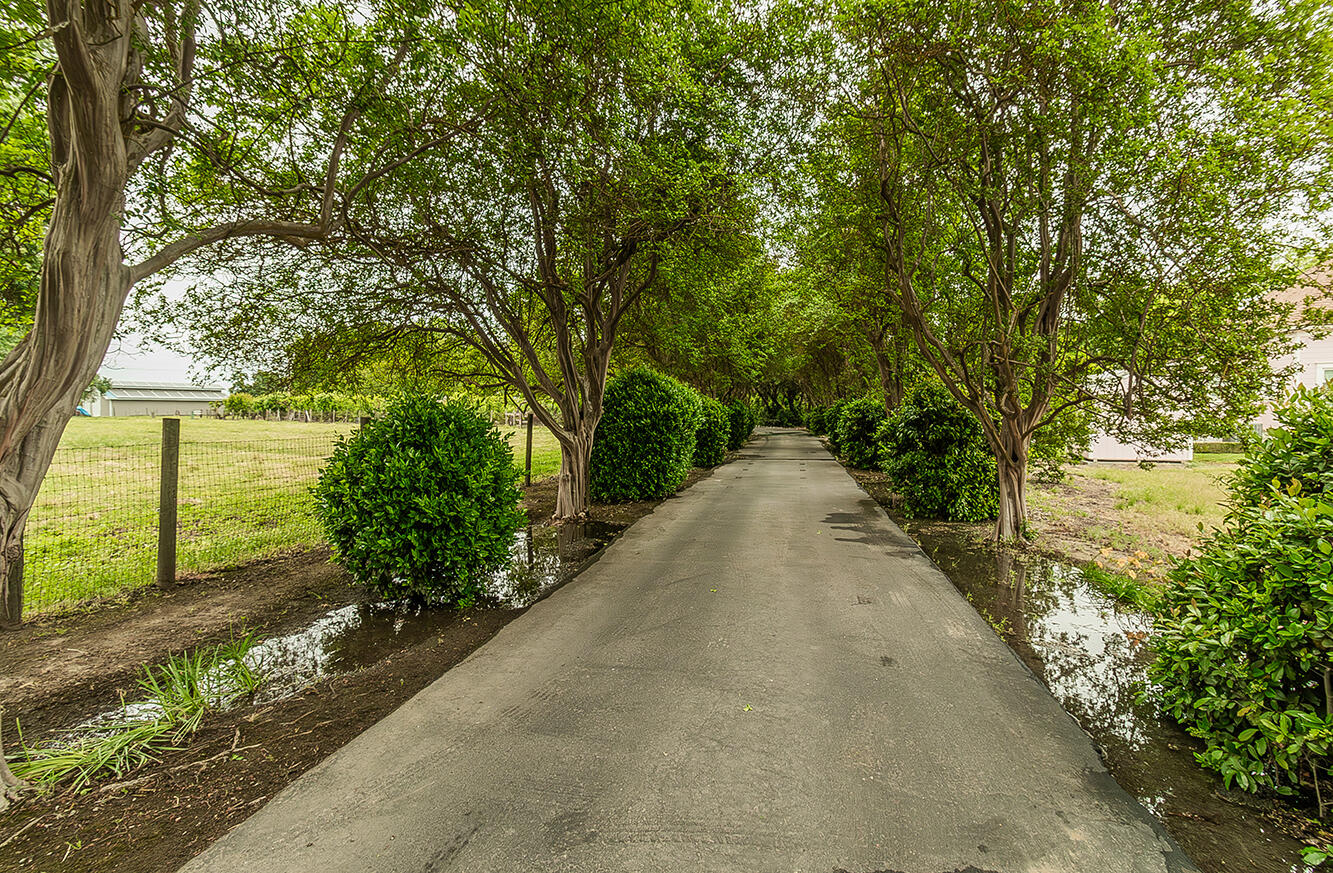 3670 S Newmark Ave, Sanger, CA 93657