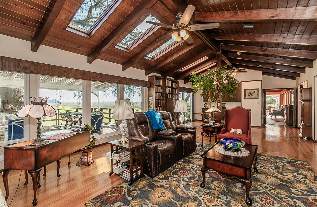 3670 S Newmark Ave, Sanger, CA 93657
