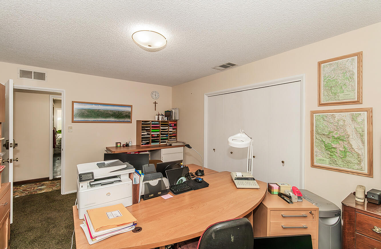 3670 S Newmark Ave, Sanger, CA 93657