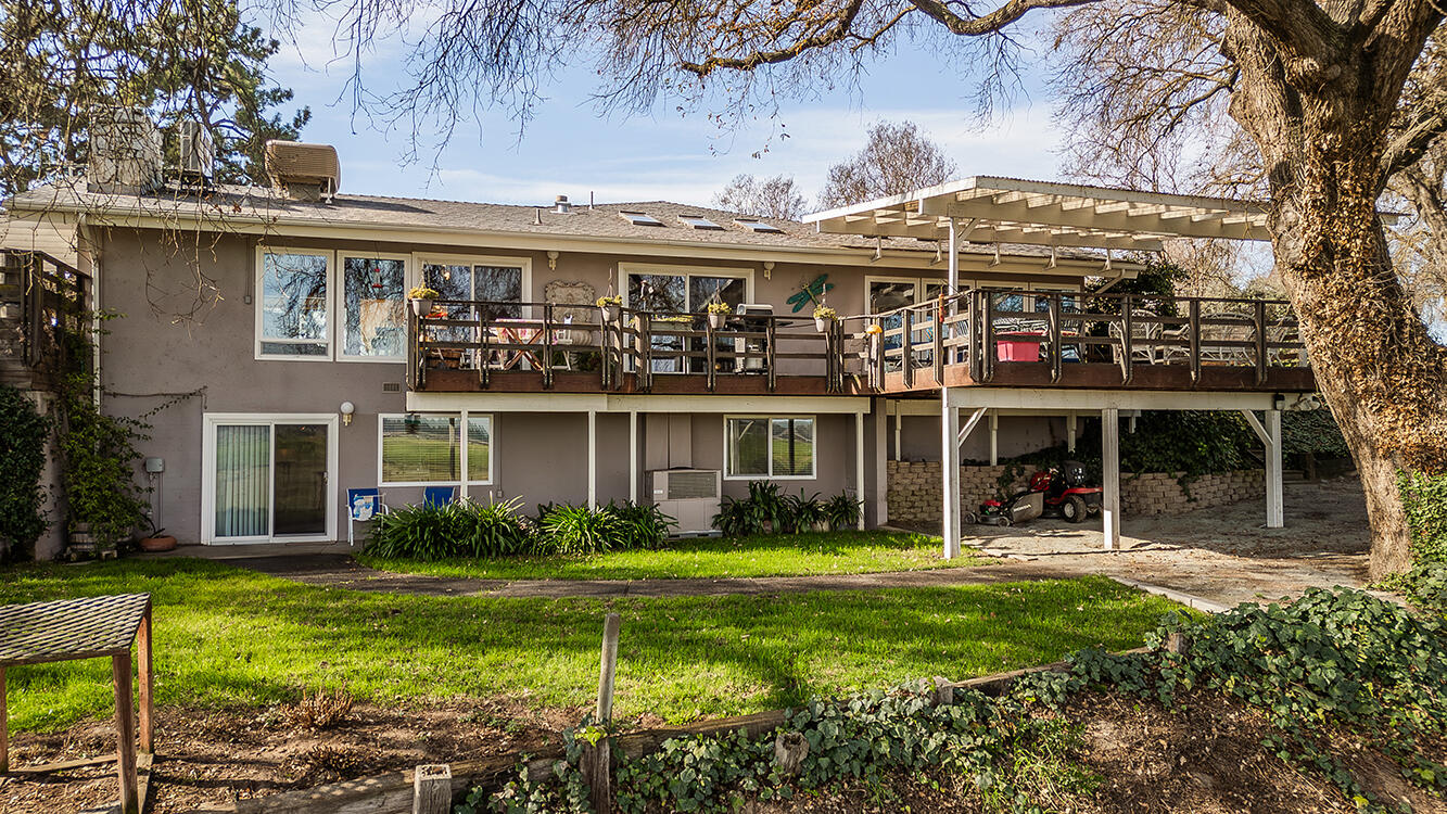 3670 S Newmark Ave, Sanger, CA 93657