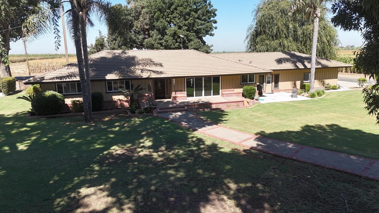 15827 Rd 208, Porterville, CA 93257