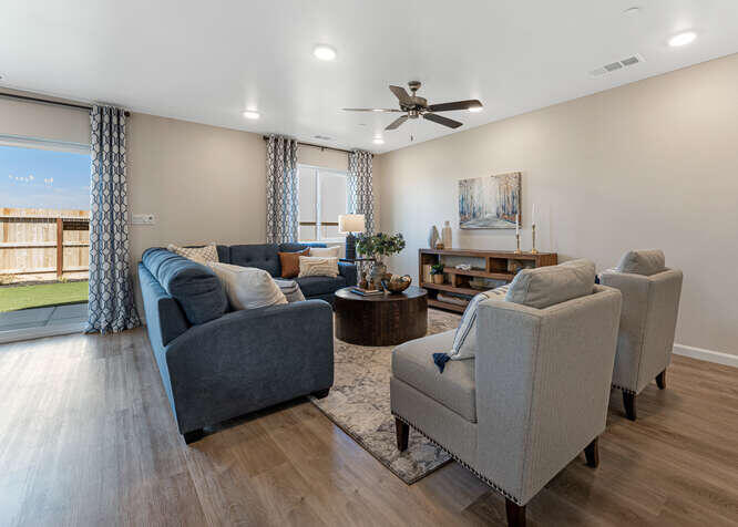 7091 Oriole Ave, Visalia, CA 93291