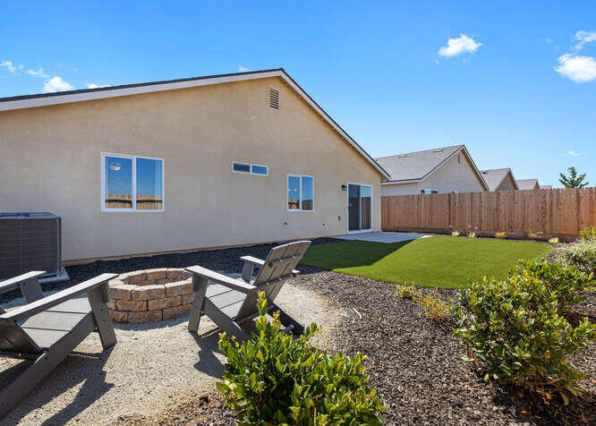 7091 Oriole Ave, Visalia, CA 93291
