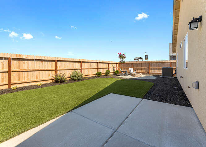 7091 Oriole Ave, Visalia, CA 93291