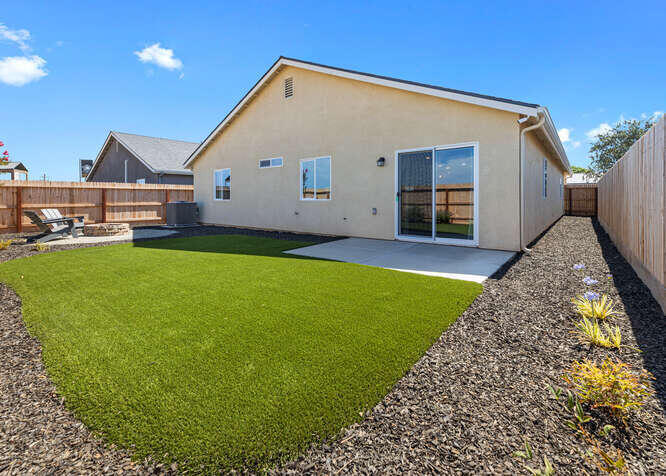 7091 Oriole Ave, Visalia, CA 93291