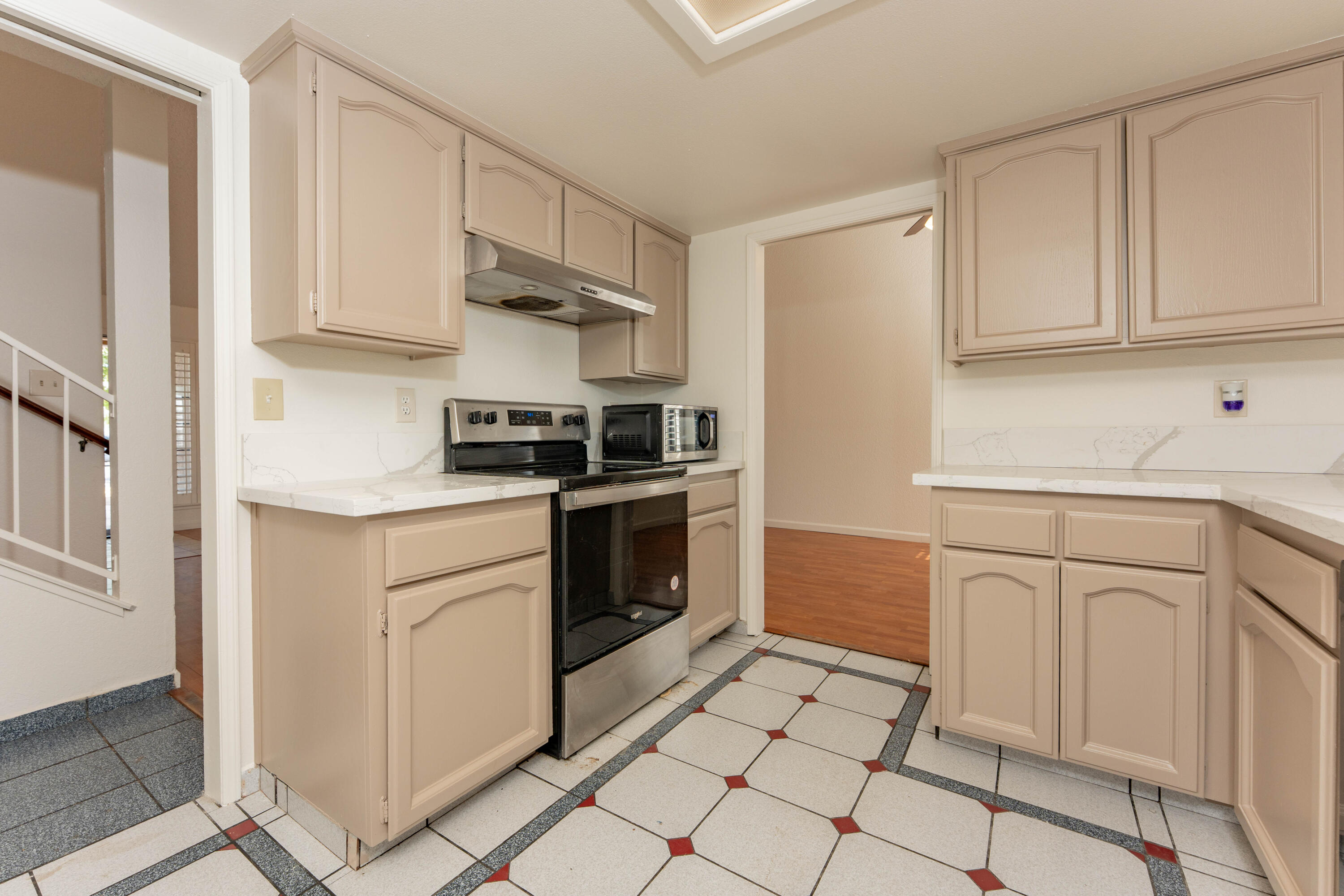 2238 N Carol Ave, Fresno, CA 93722