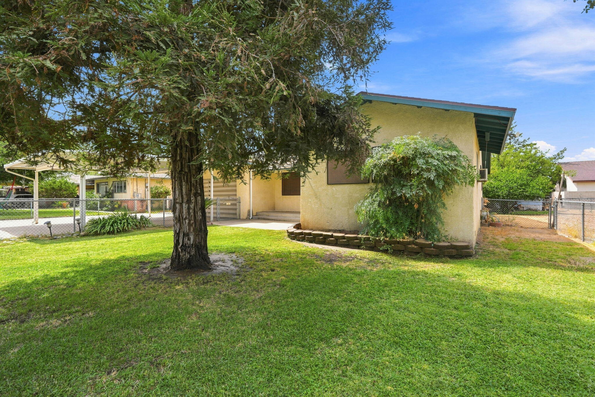 861 Halsey St, Porterville, CA 93257