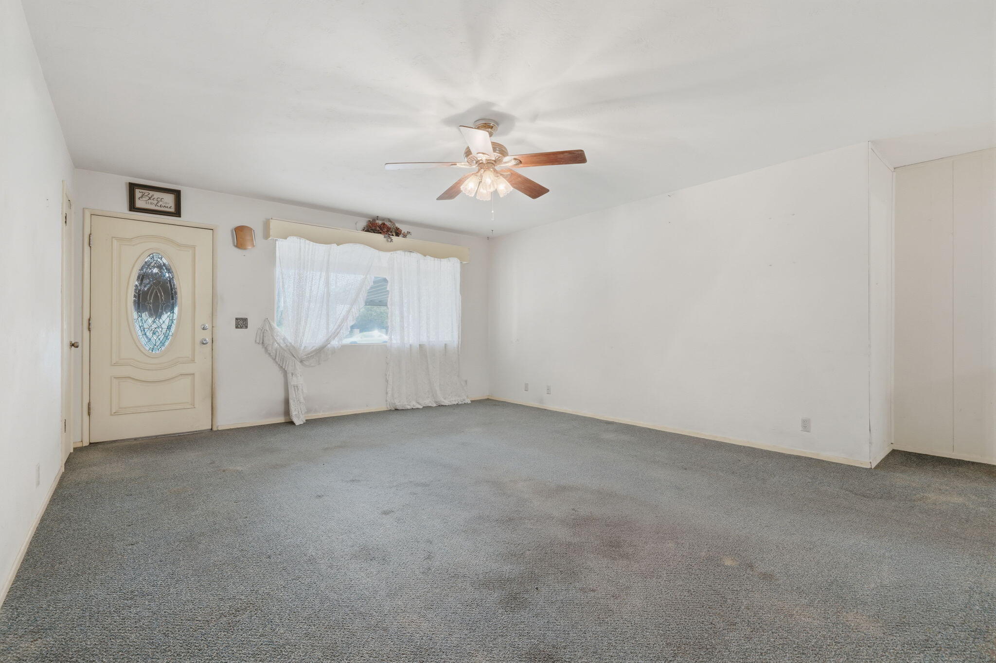 861 Halsey St, Porterville, CA 93257