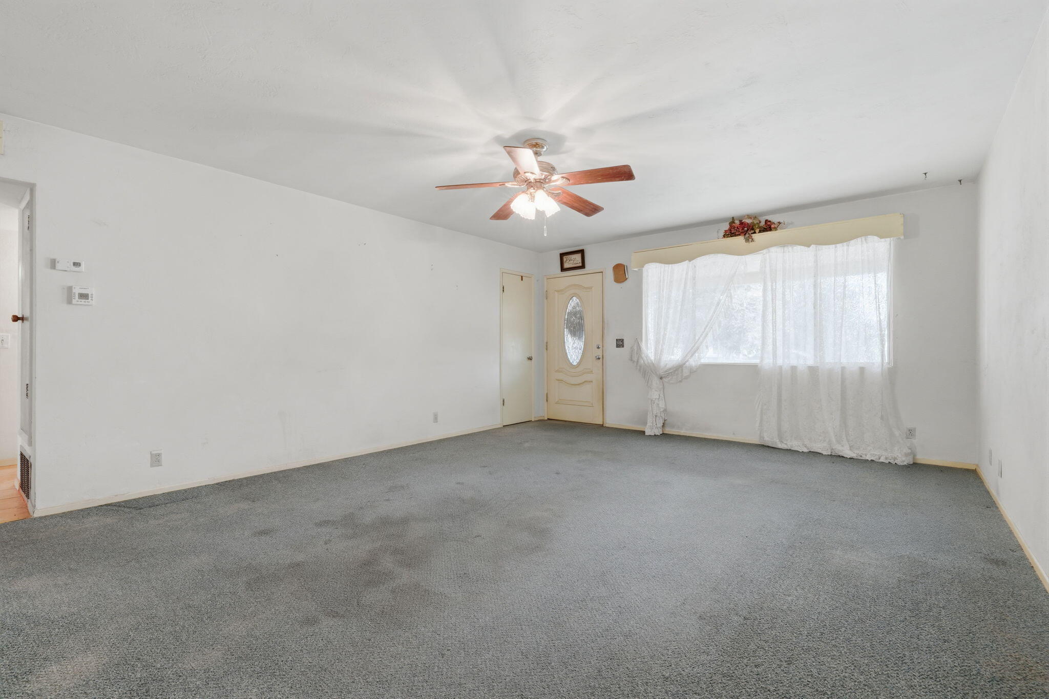 861 Halsey St, Porterville, CA 93257