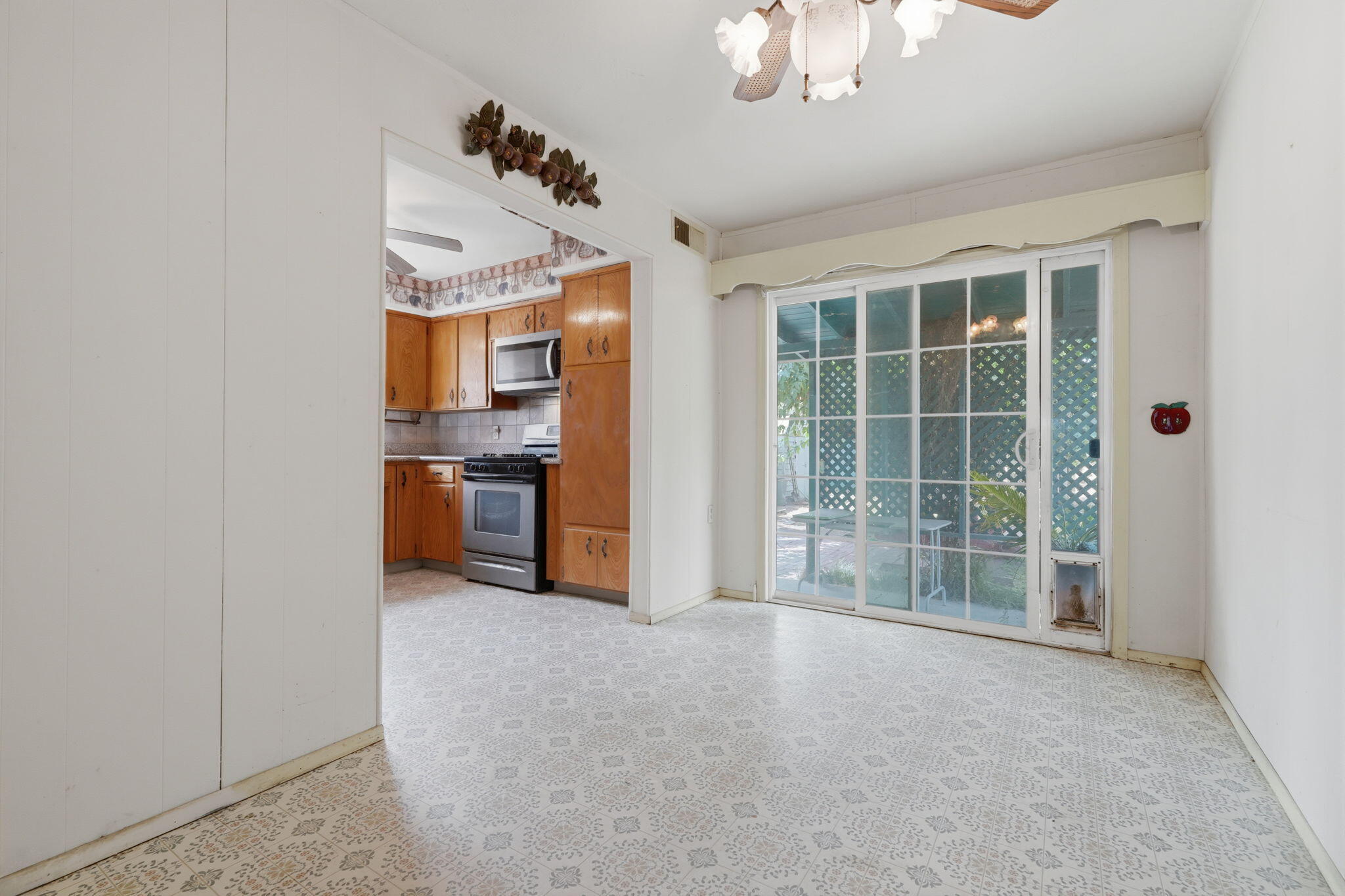 861 Halsey St, Porterville, CA 93257