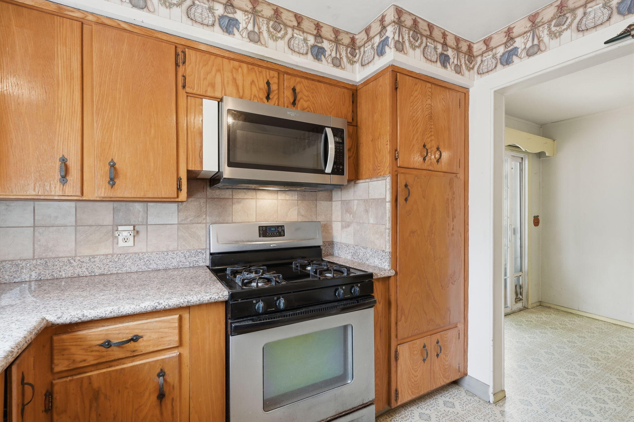 861 Halsey St, Porterville, CA 93257