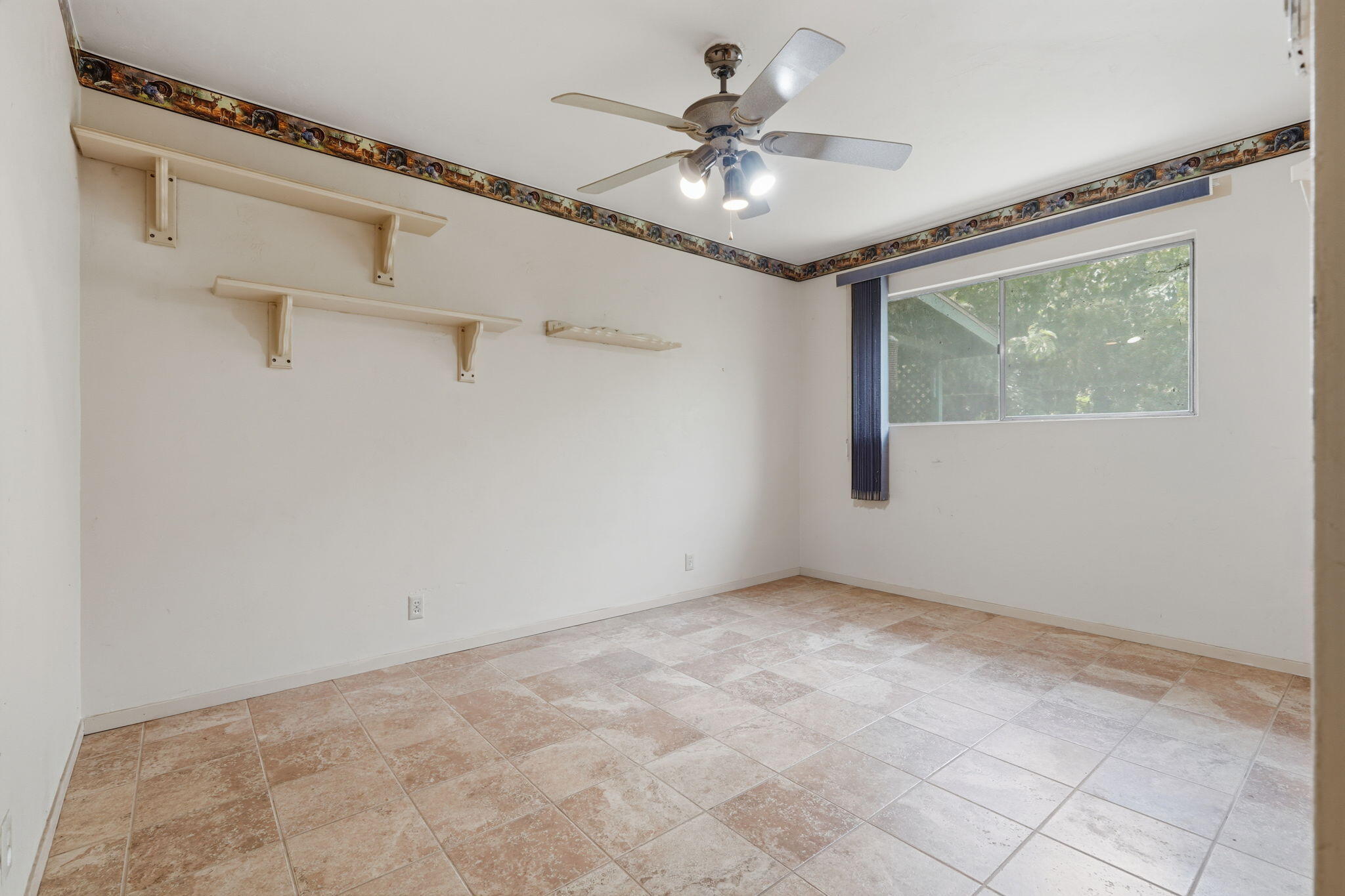 861 Halsey St, Porterville, CA 93257