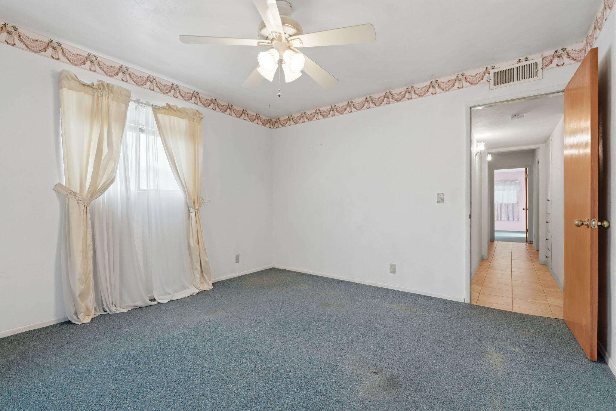 861 Halsey St, Porterville, CA 93257