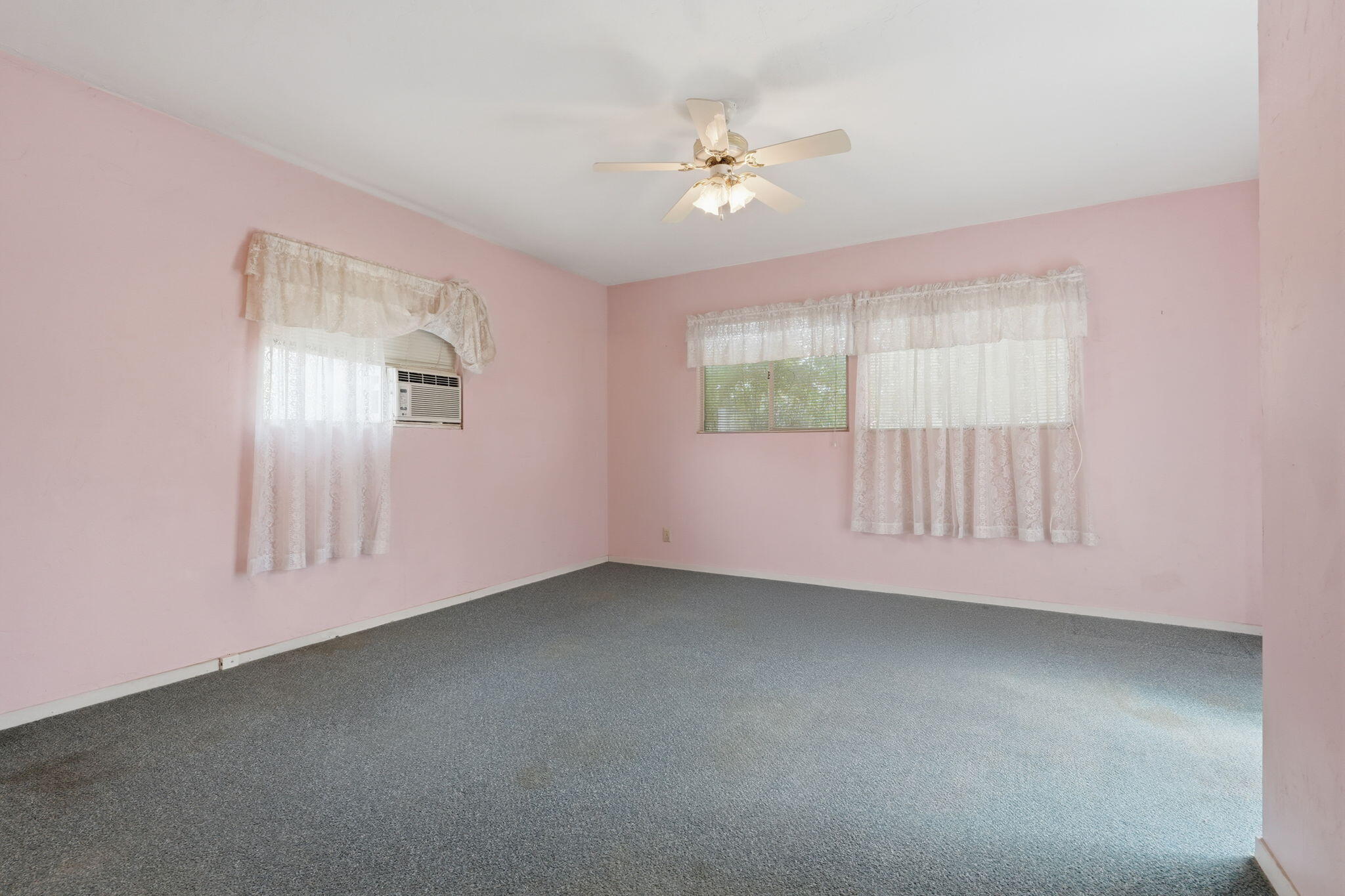 861 Halsey St, Porterville, CA 93257