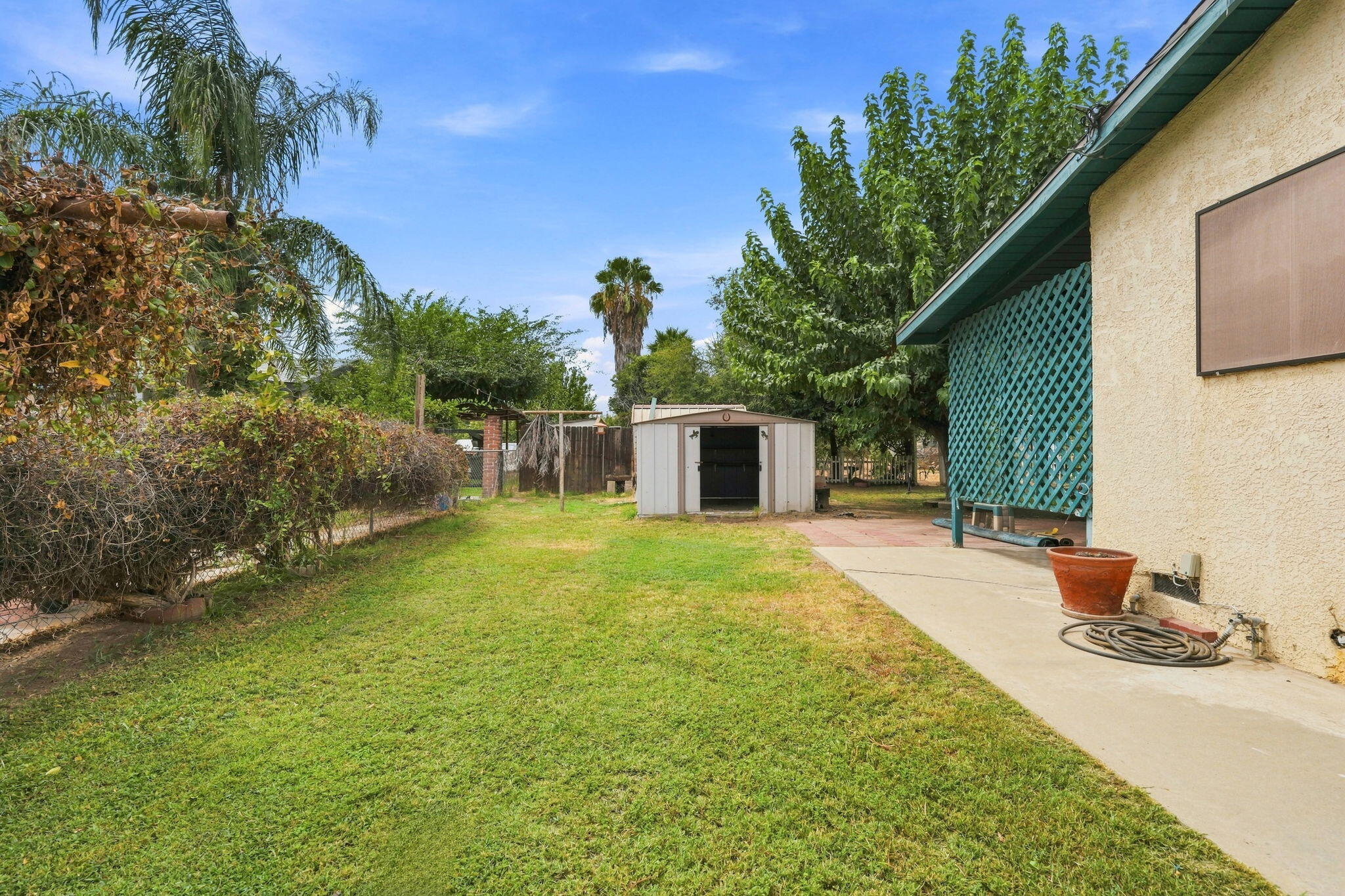 861 Halsey St, Porterville, CA 93257