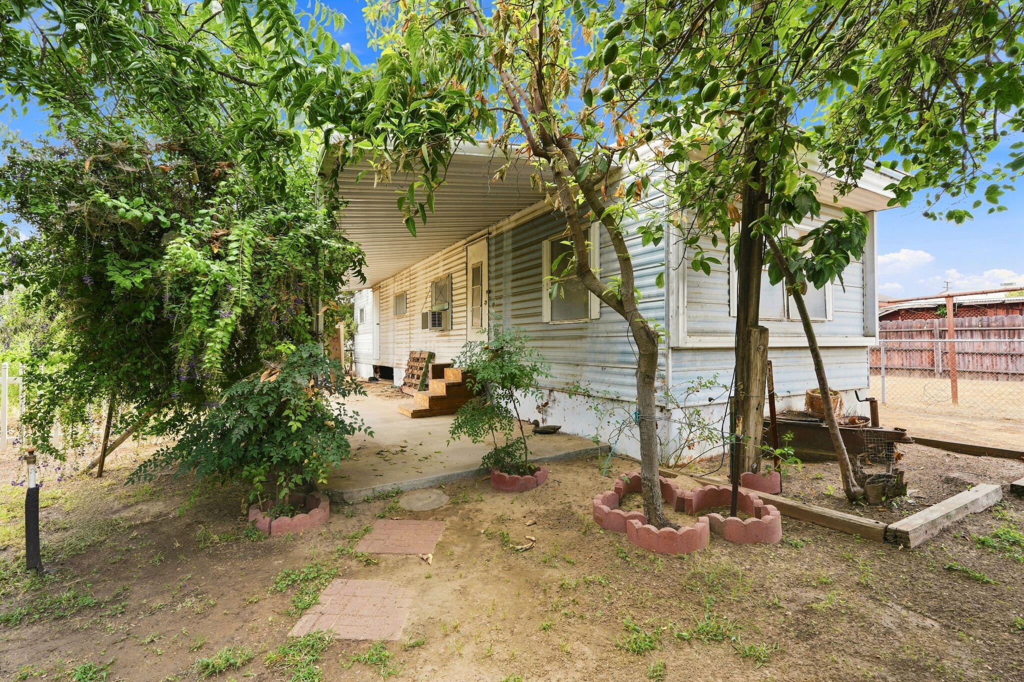 861 Halsey St, Porterville, CA 93257
