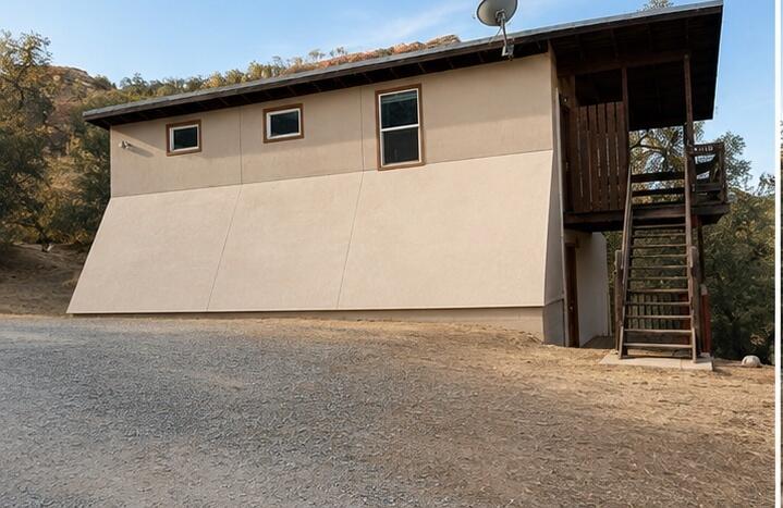 41110 Blossom Dr, Three Rivers, CA 93271