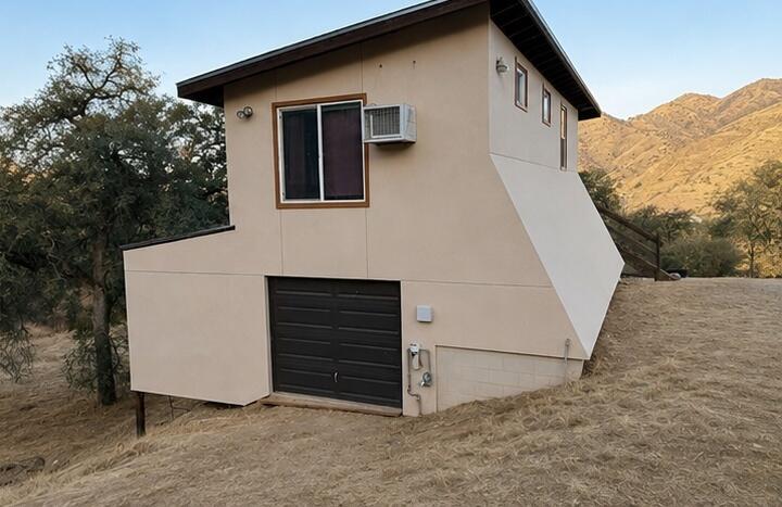 41110 Blossom Dr, Three Rivers, CA 93271