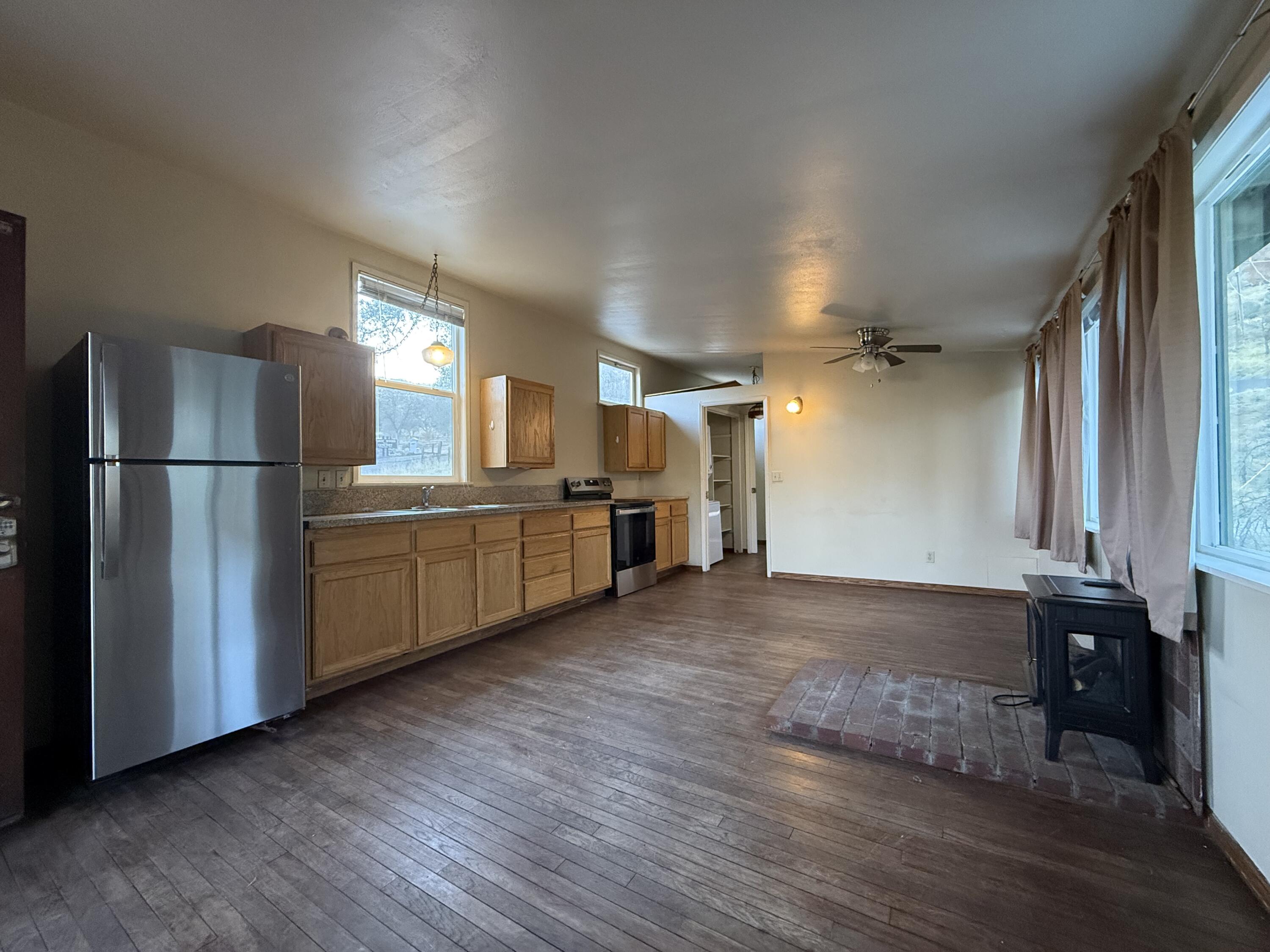 41110 Blossom Dr, Three Rivers, CA 93271