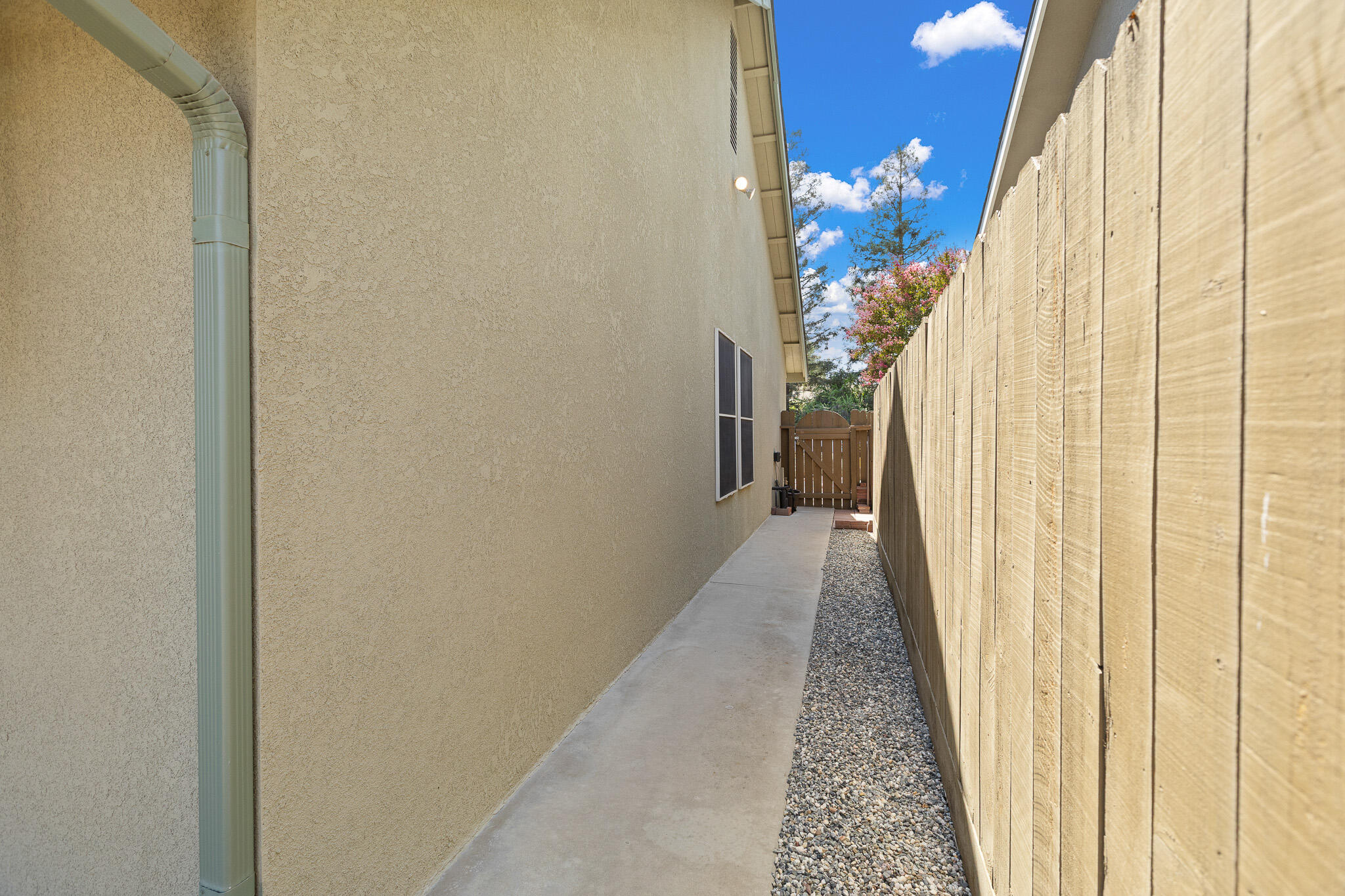 4412 W Orchard Ave, Visalia, CA 93277