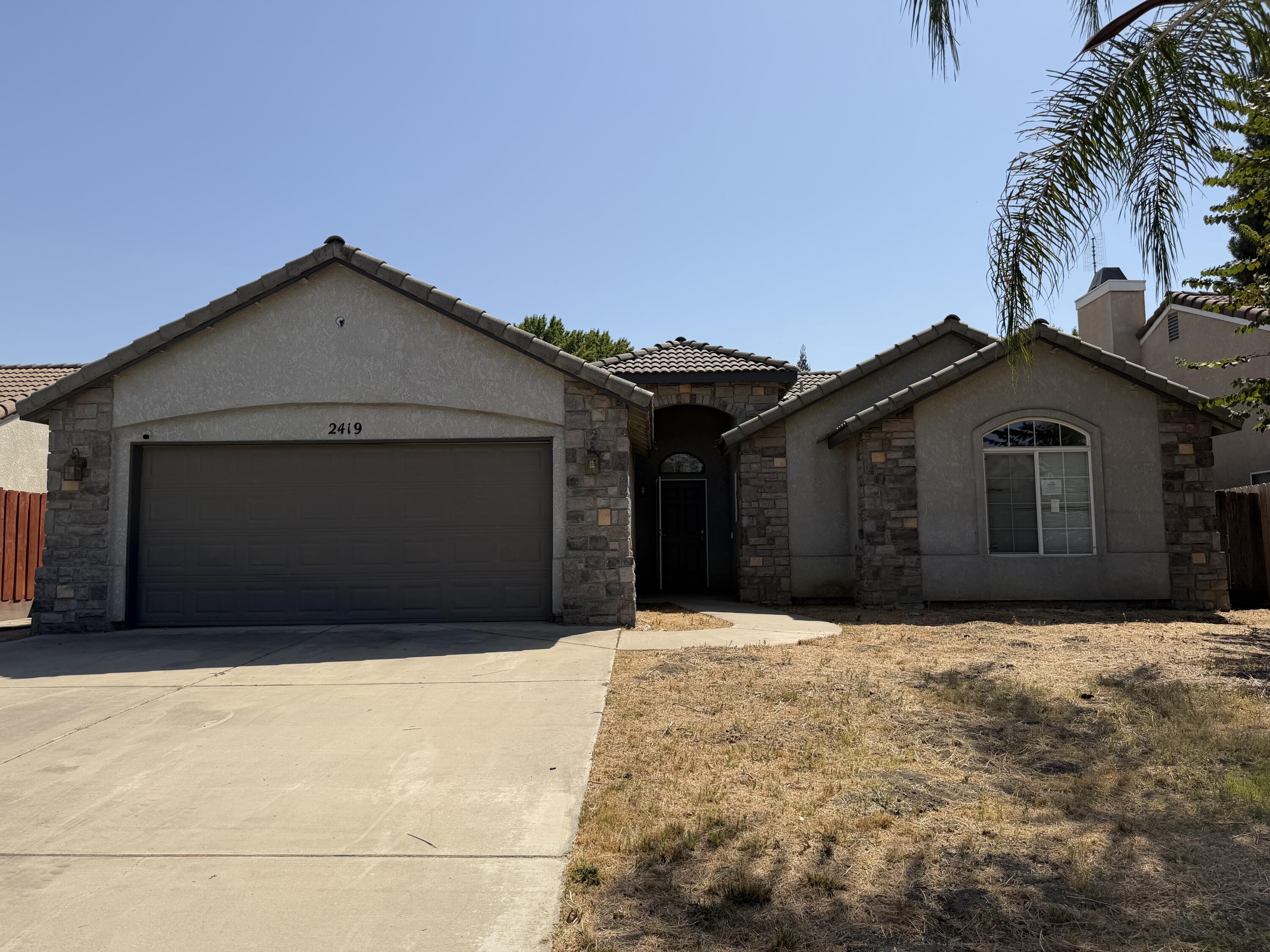 2419 E Oak Ave, Visalia, CA 93292