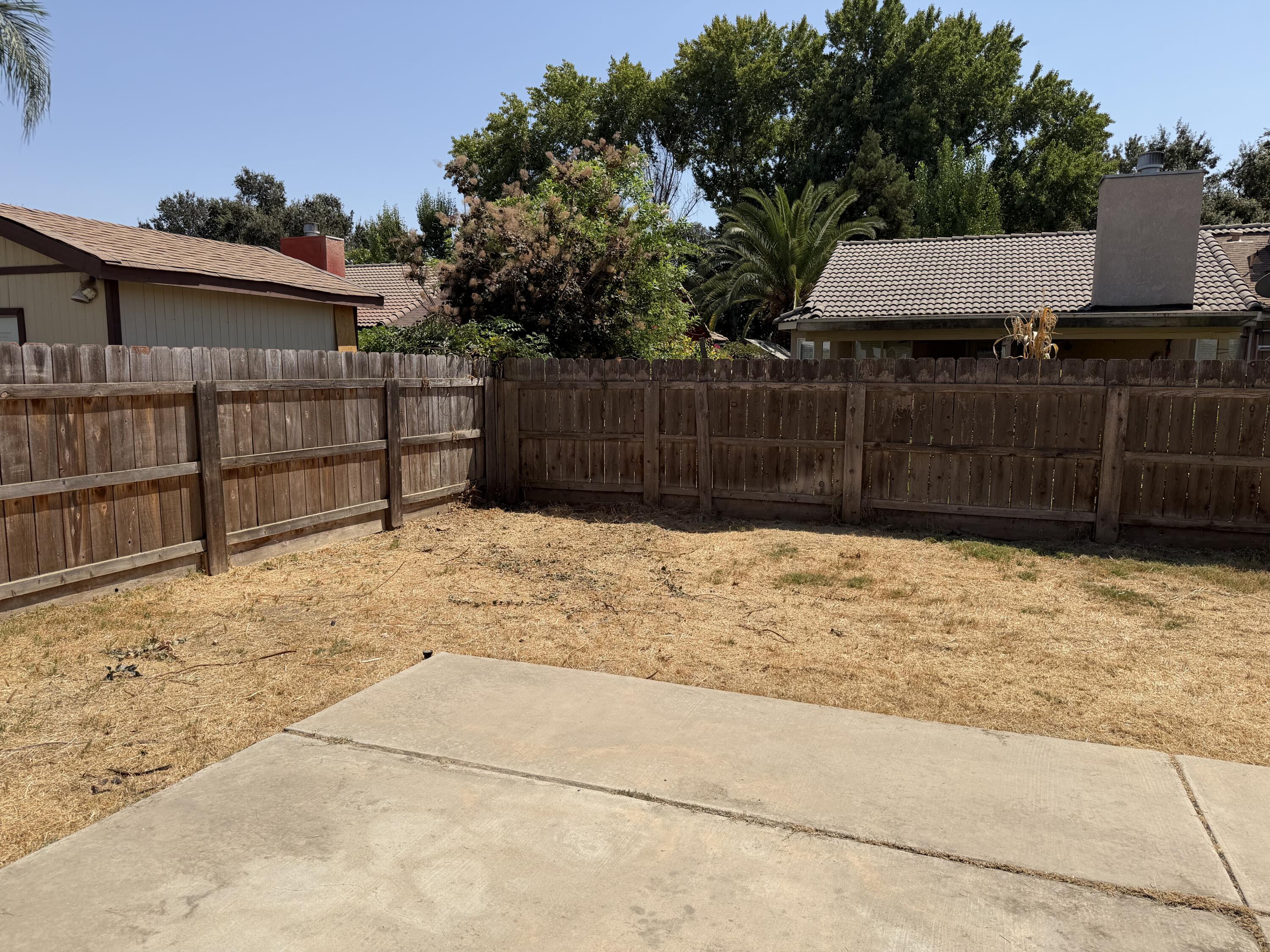 2419 E Oak Ave, Visalia, CA 93292
