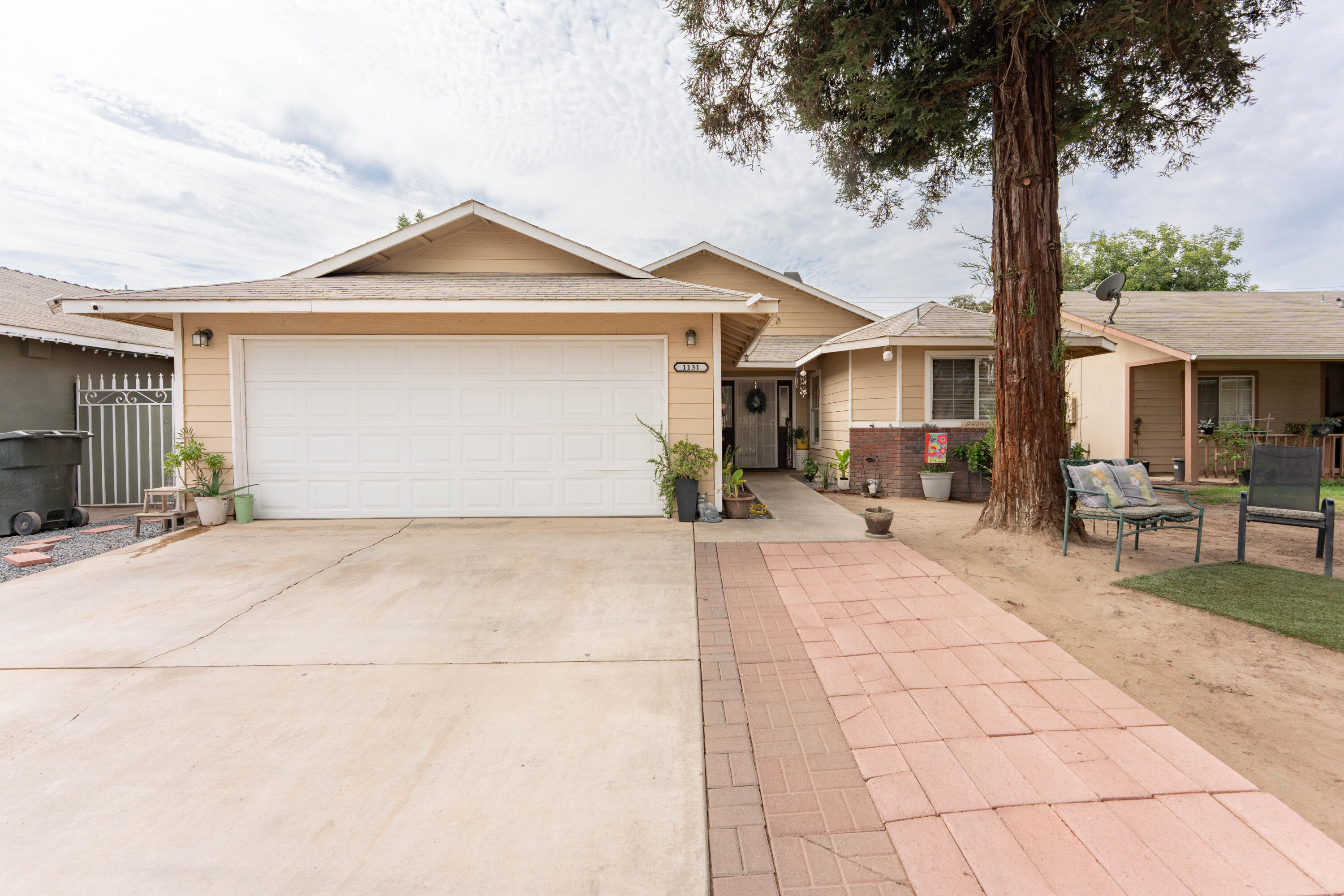 1131 W Madalyn Ave, Tulare, CA 93274