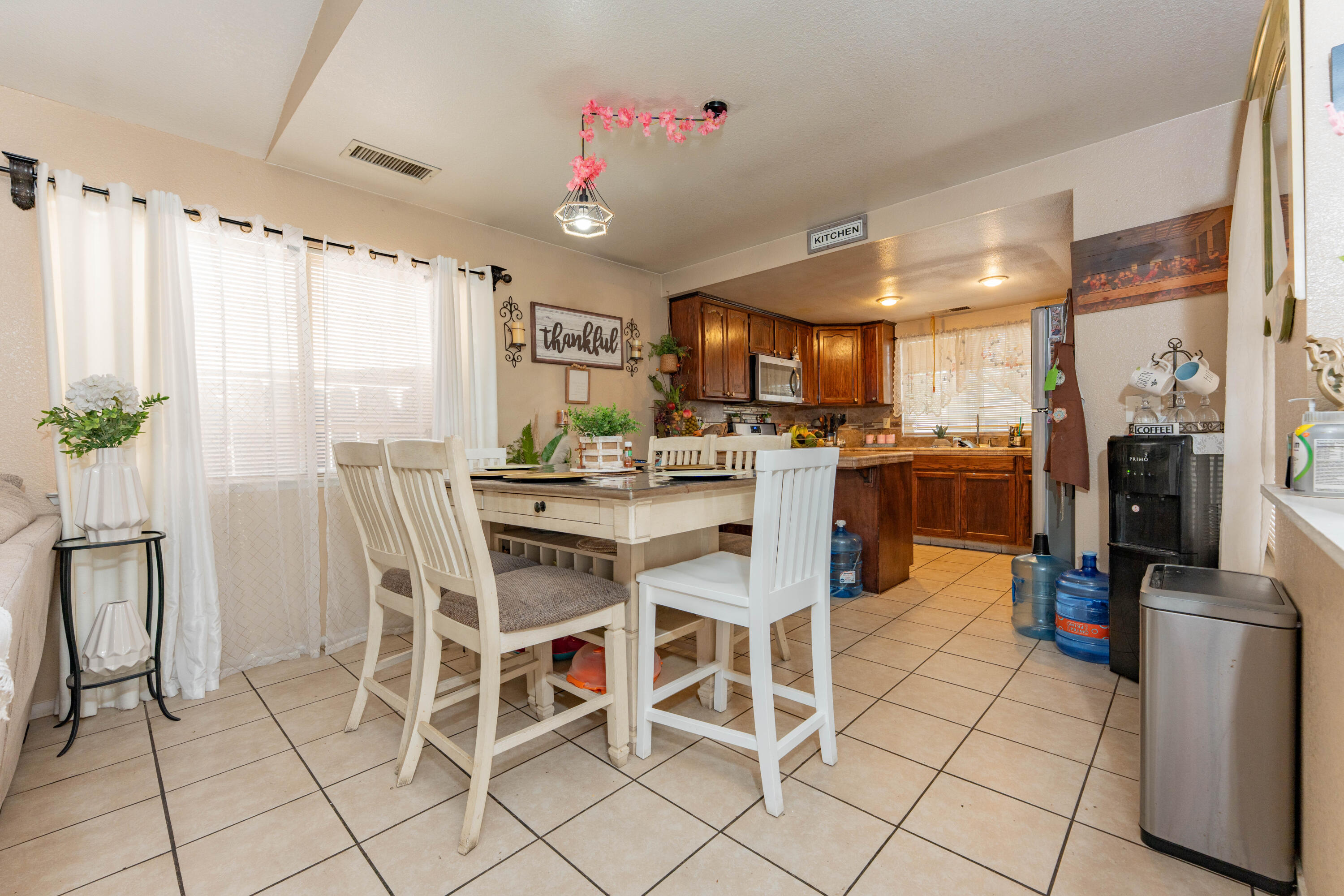 1131 W Madalyn Ave, Tulare, CA 93274