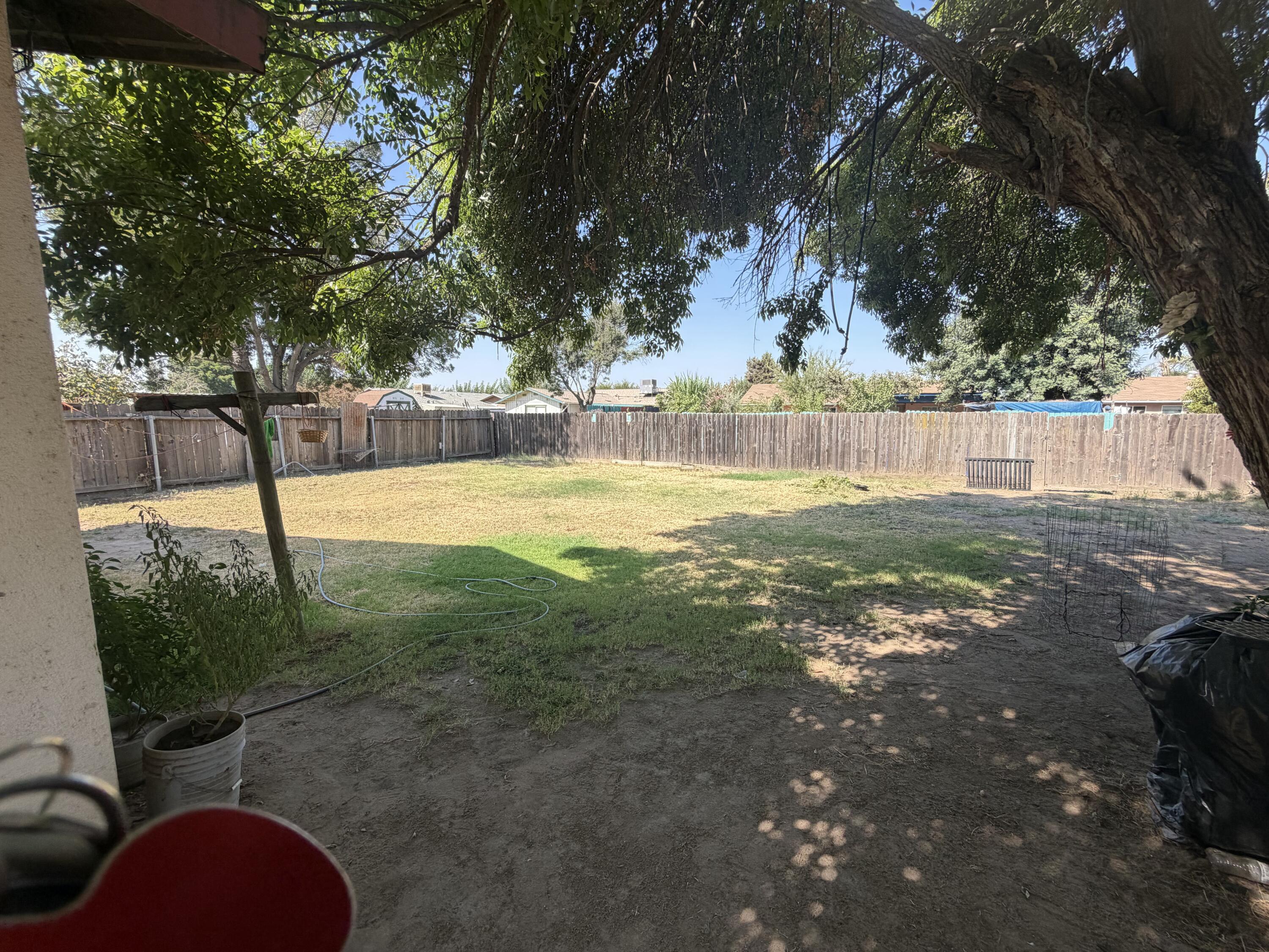 361 N Alice Ave, Dinuba, CA 93618