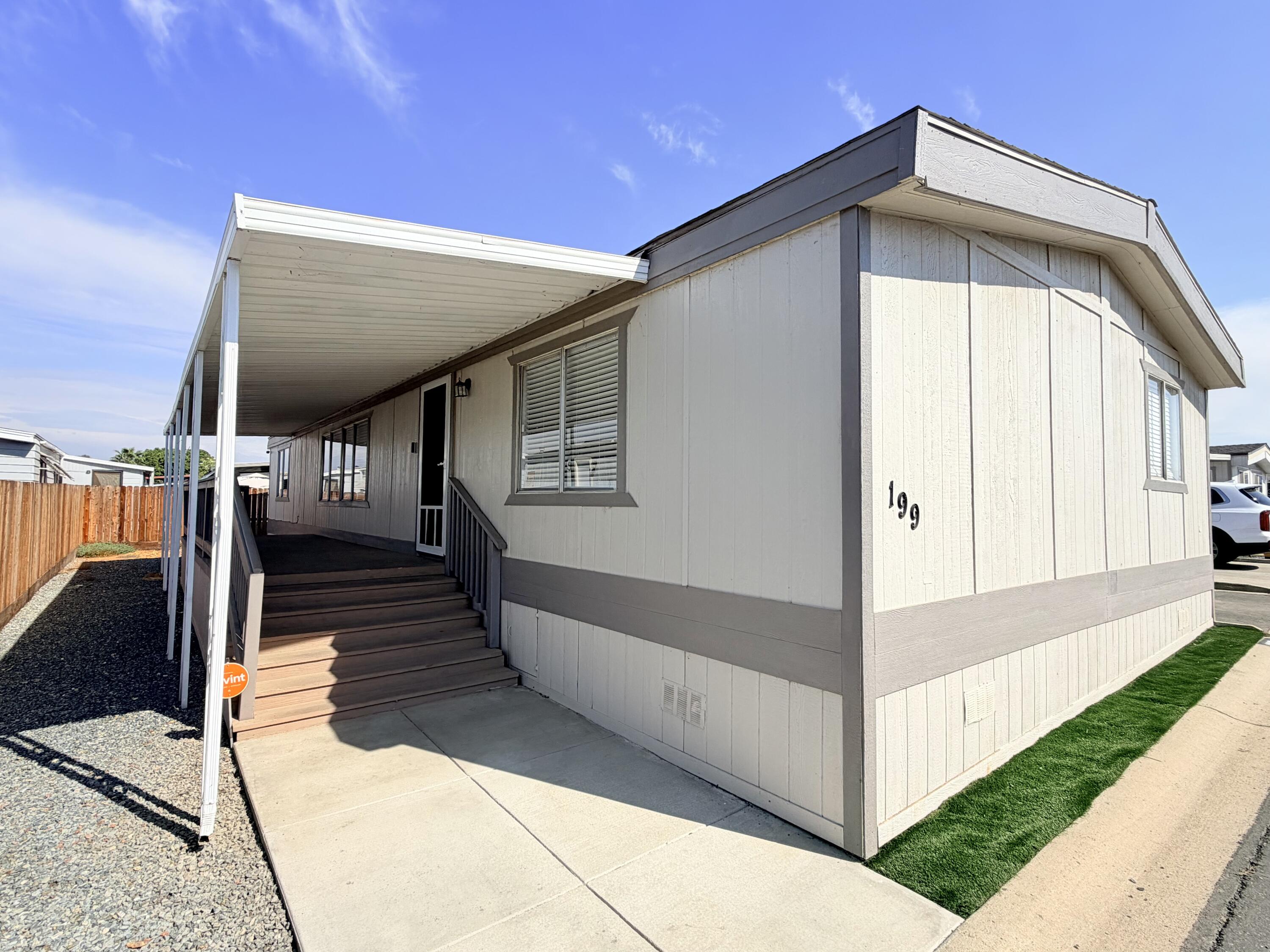 720 W E Worth Ave, Porterville, CA 93257