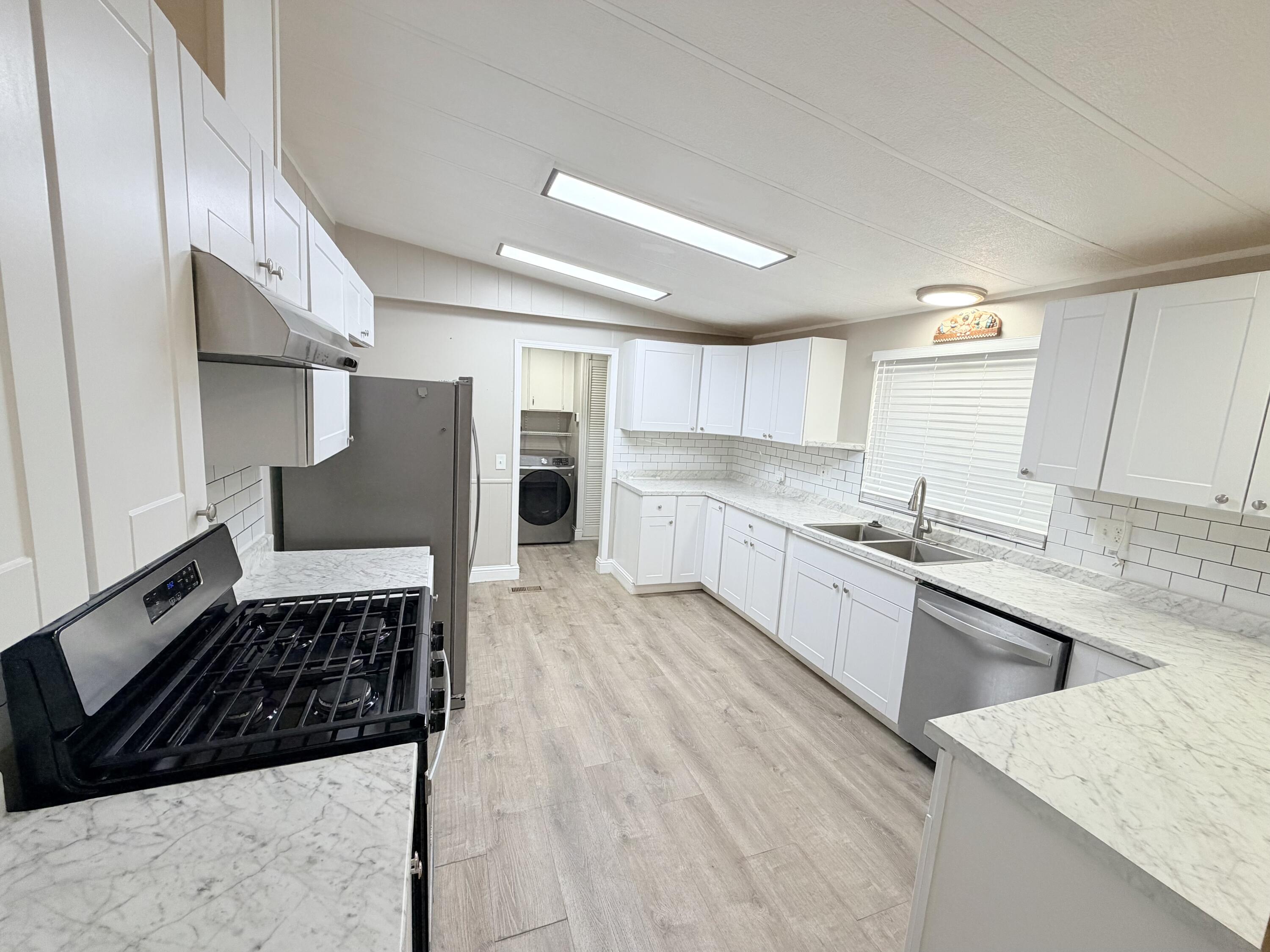 720 W E Worth Ave, Porterville, CA 93257