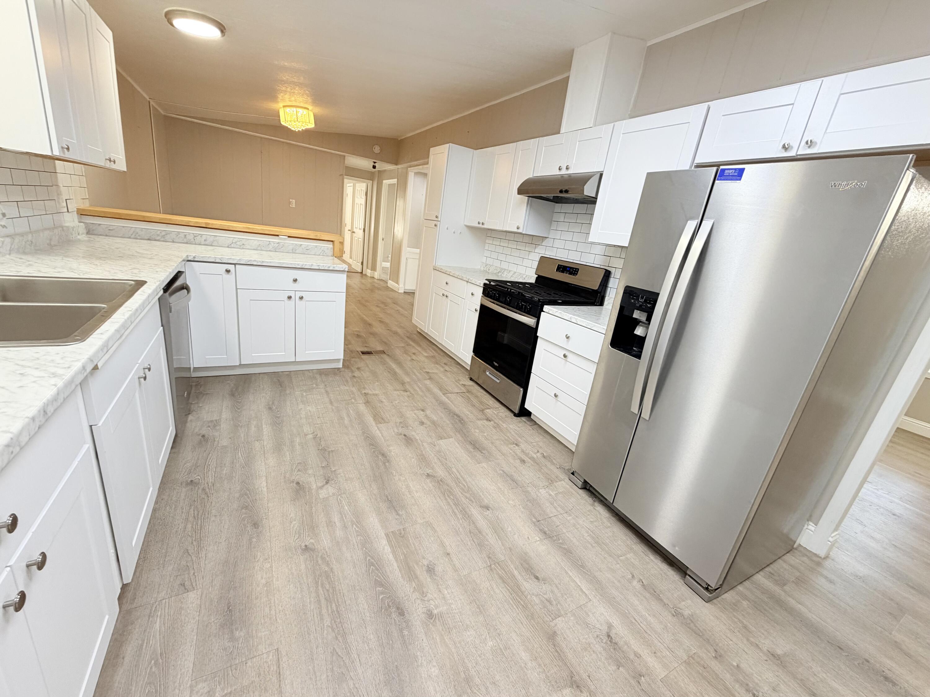 720 W E Worth Ave, Porterville, CA 93257