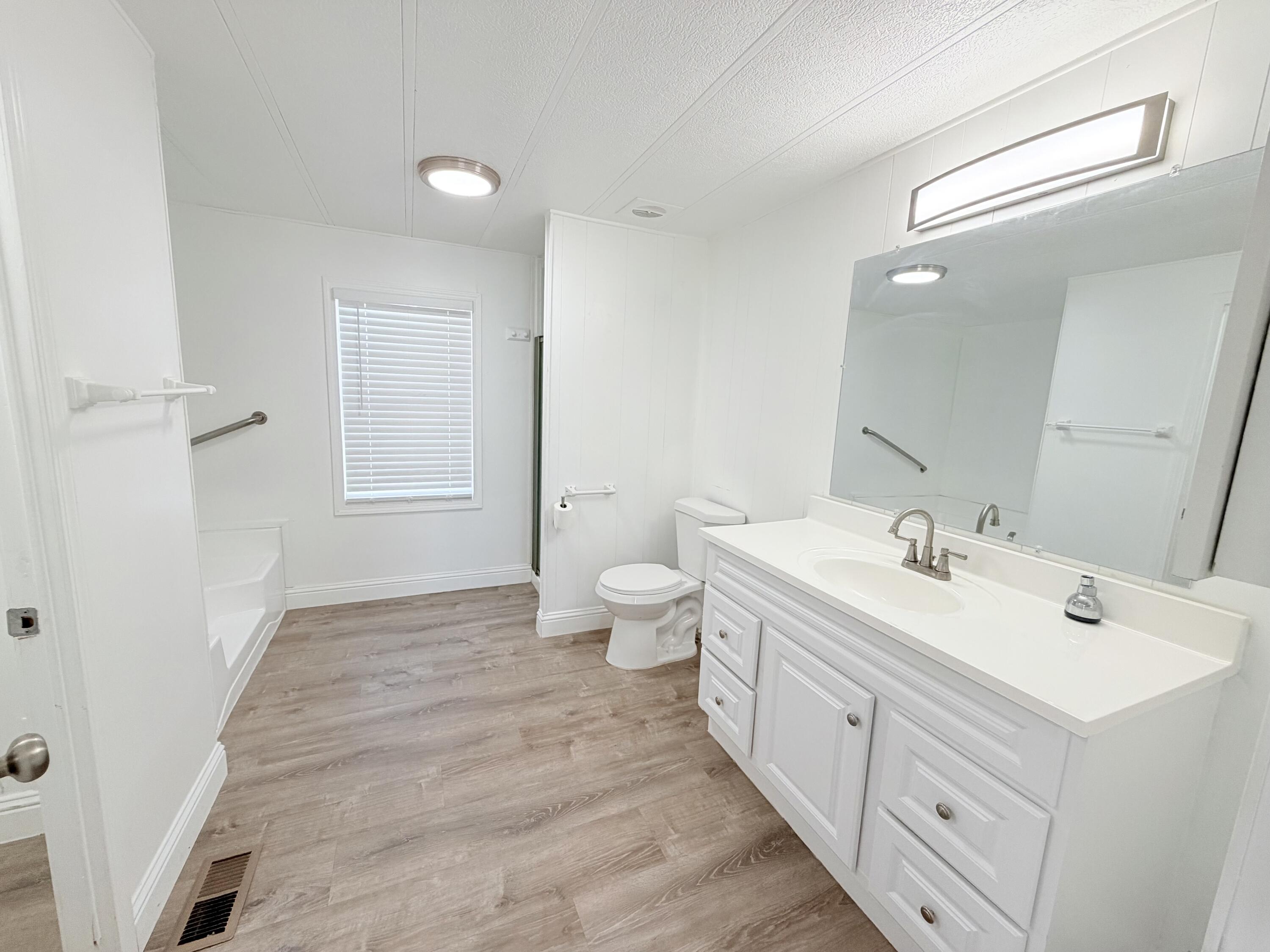 720 W E Worth Ave, Porterville, CA 93257
