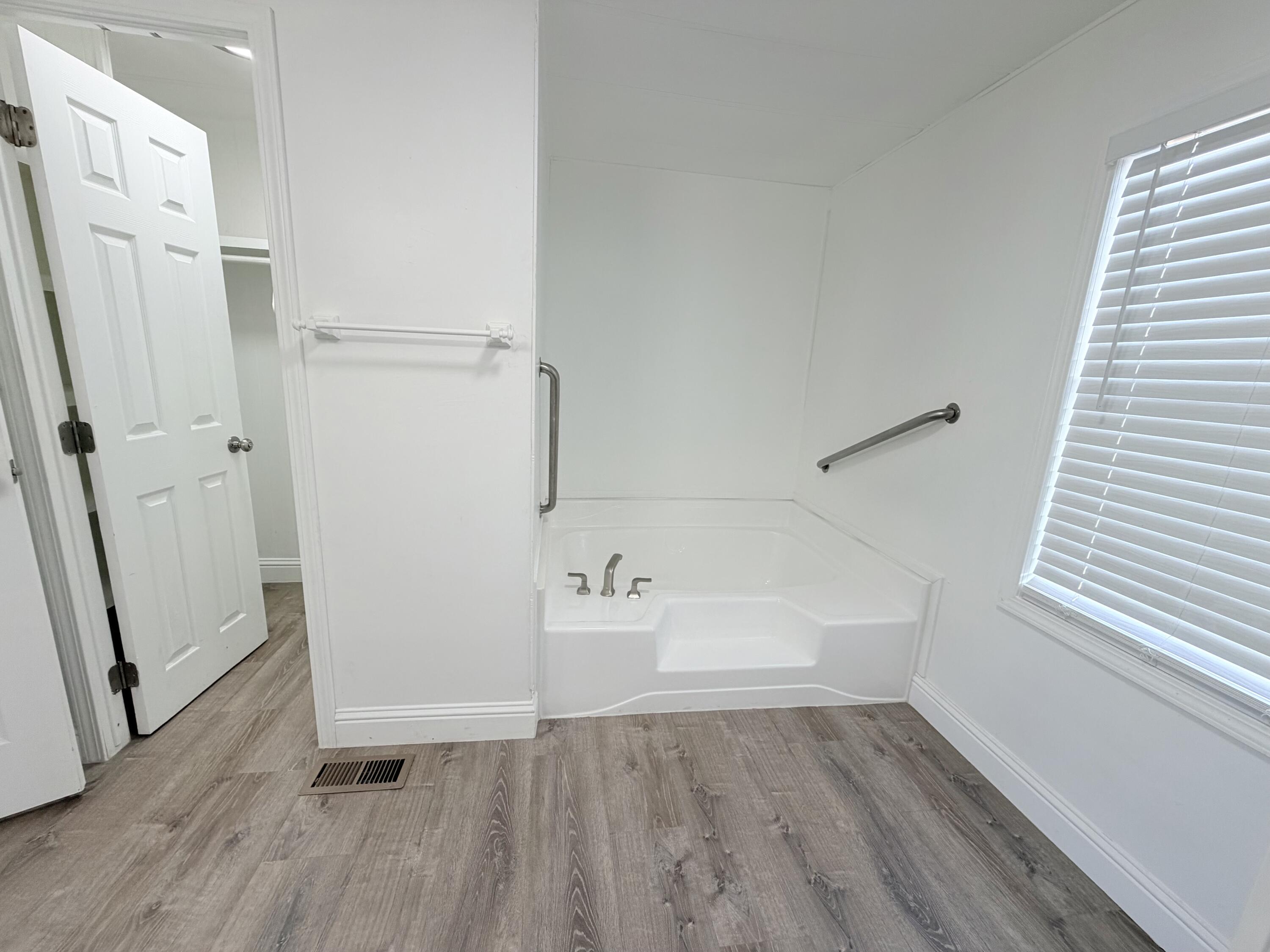 720 W E Worth Ave, Porterville, CA 93257