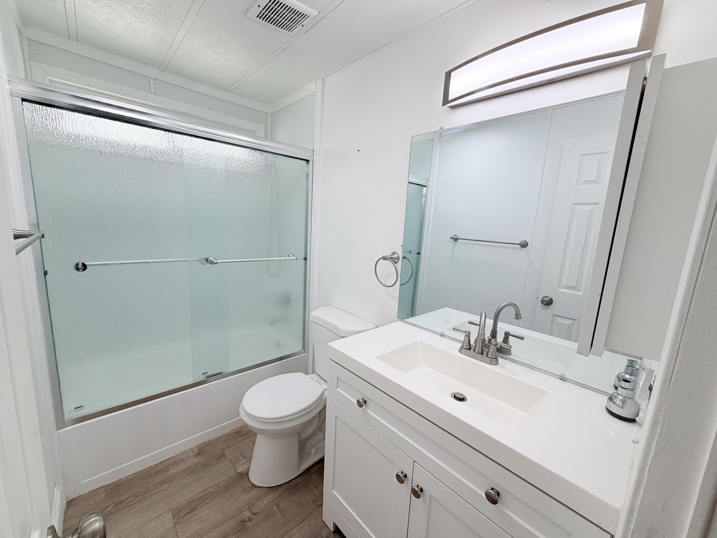 720 W E Worth Ave, Porterville, CA 93257