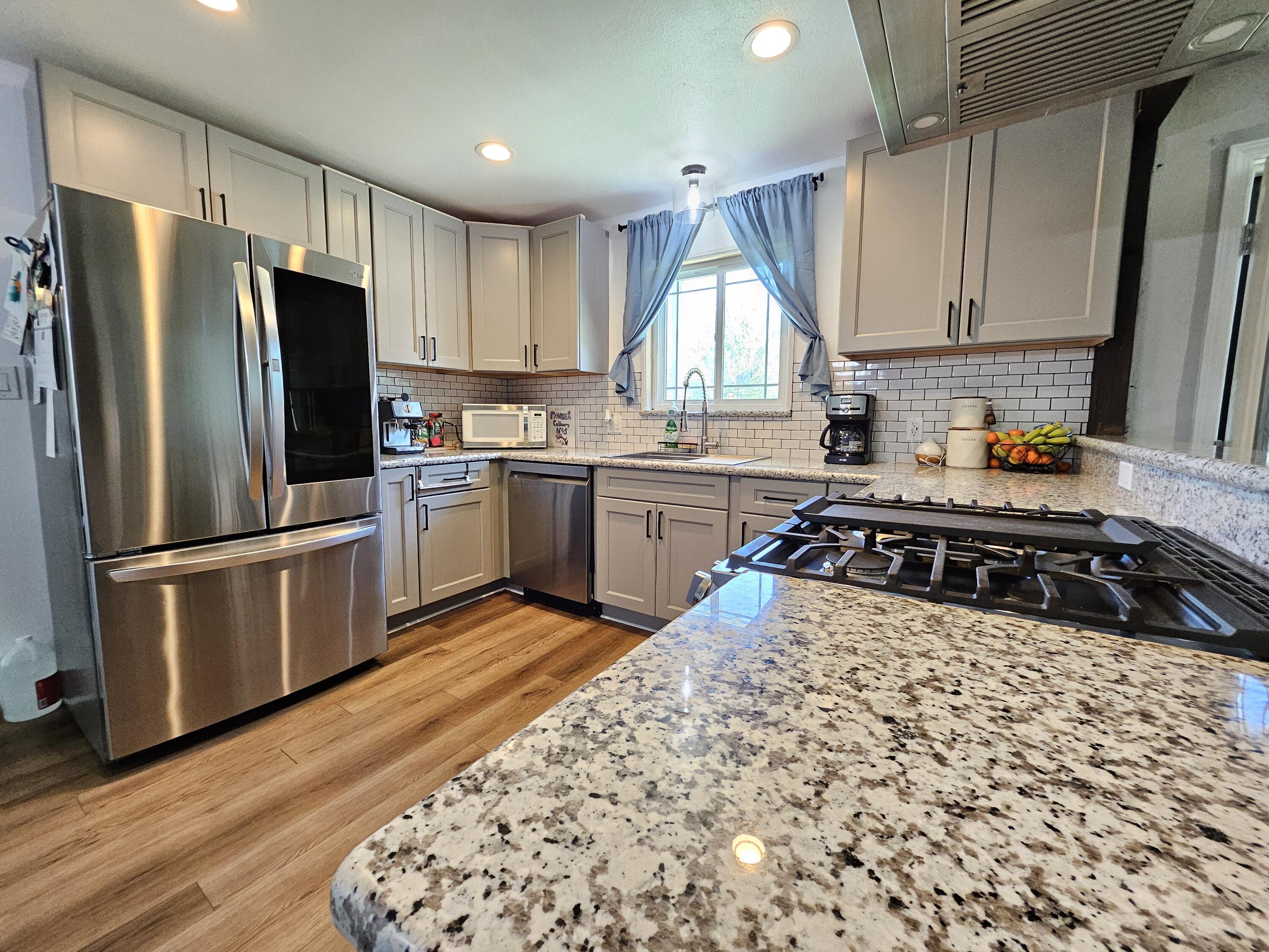 563 N Walch St, Porterville, CA 93257