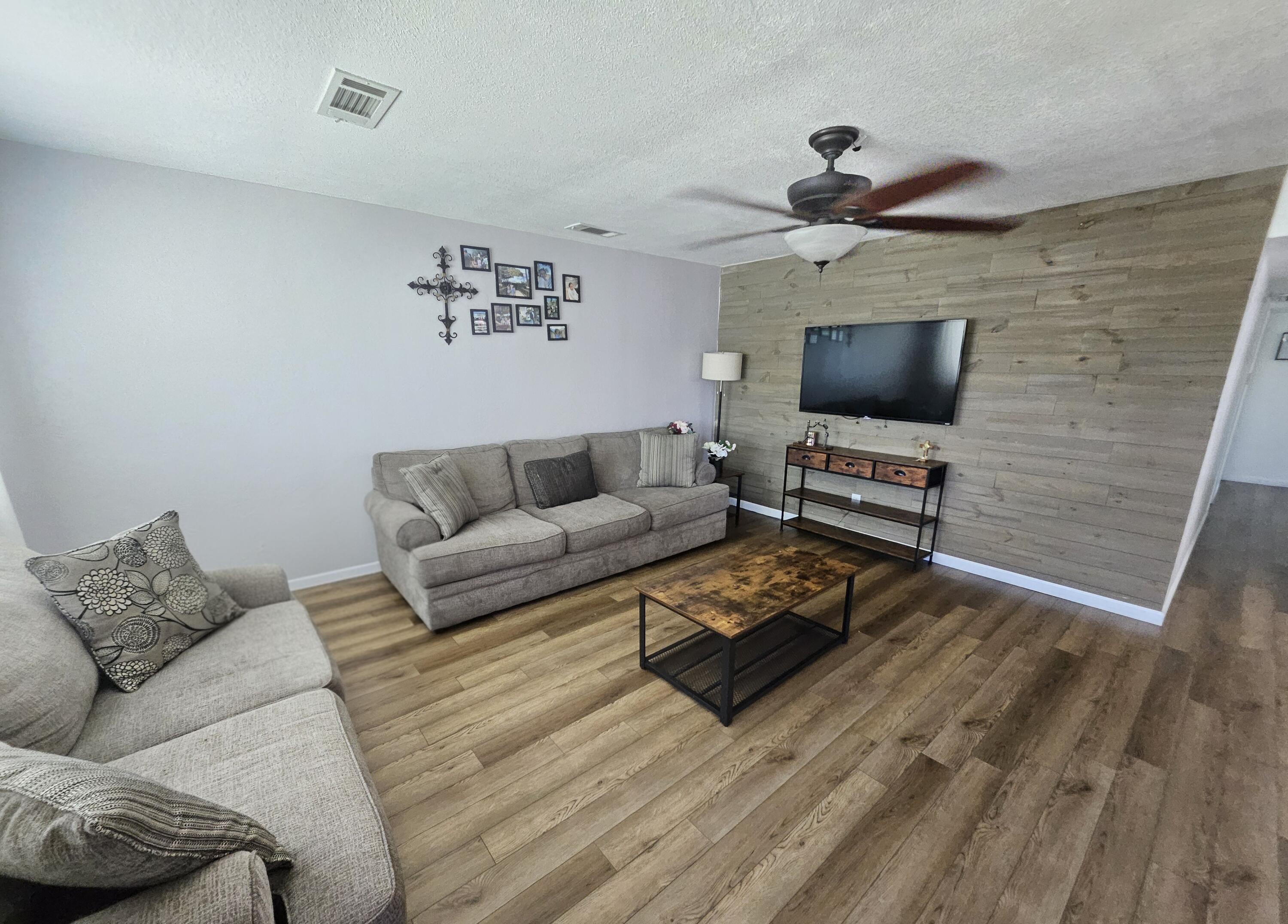 563 N Walch St, Porterville, CA 93257