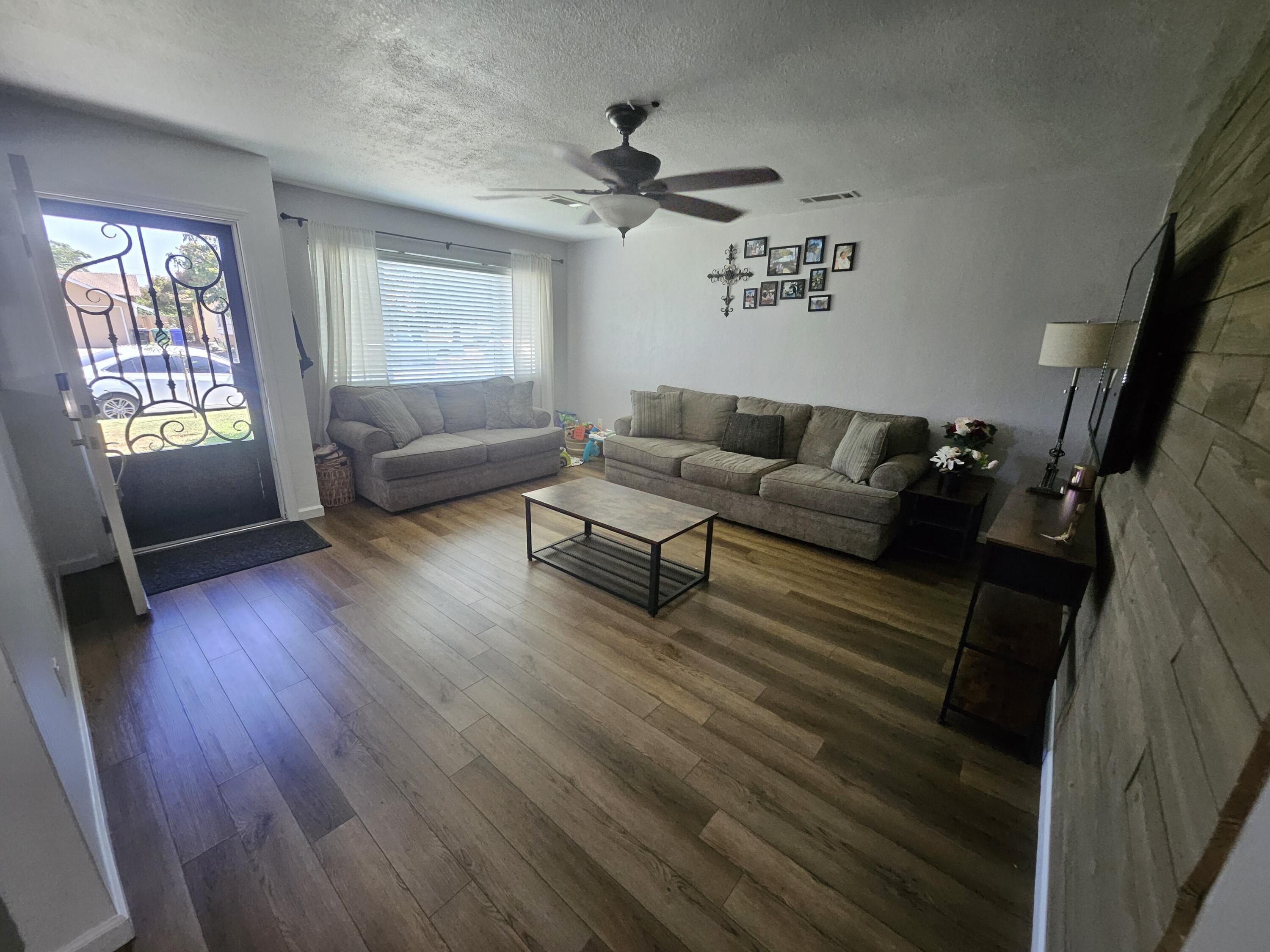 563 N Walch St, Porterville, CA 93257