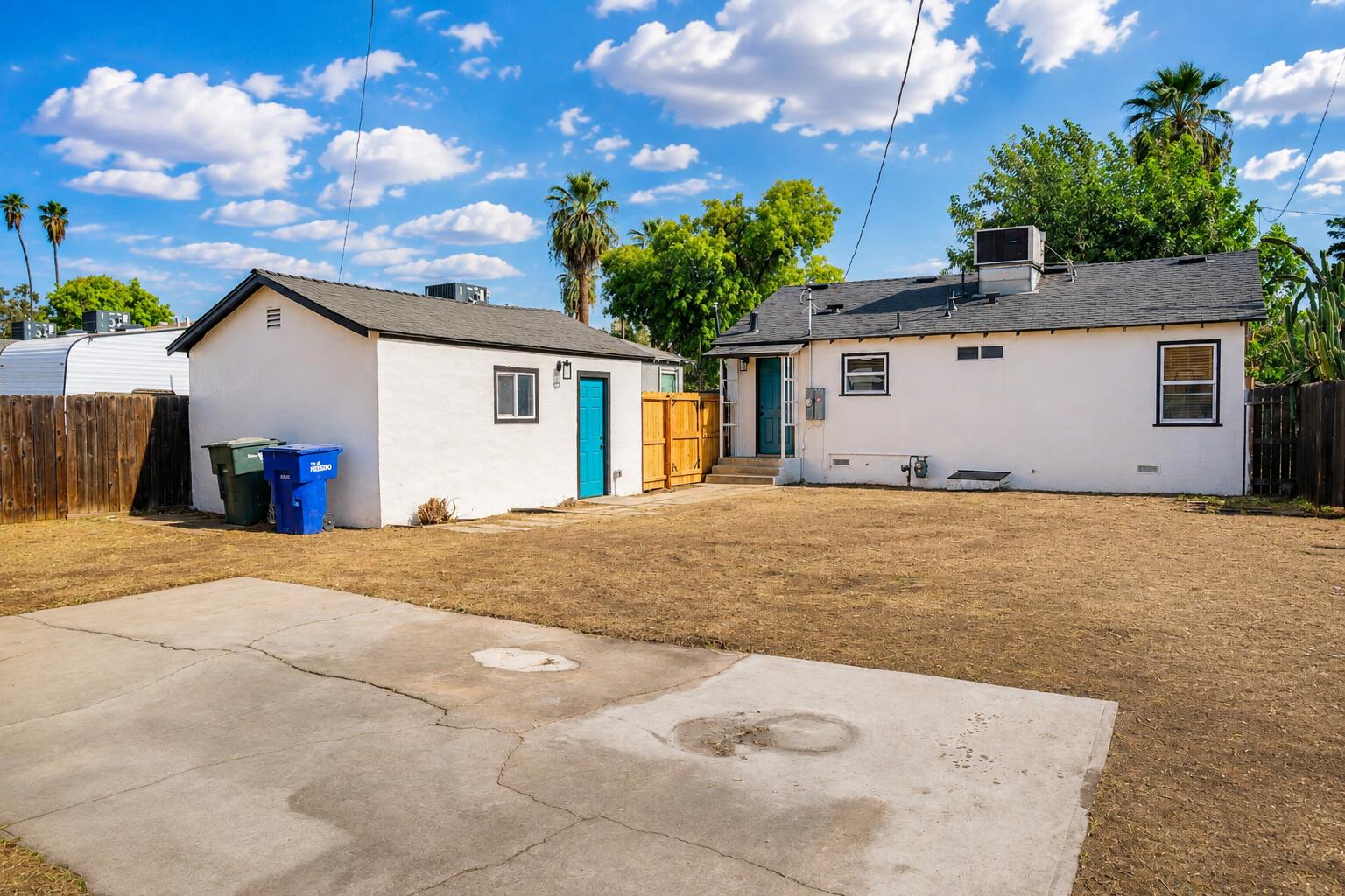3243 E Platt Ave, Fresno, CA 93702