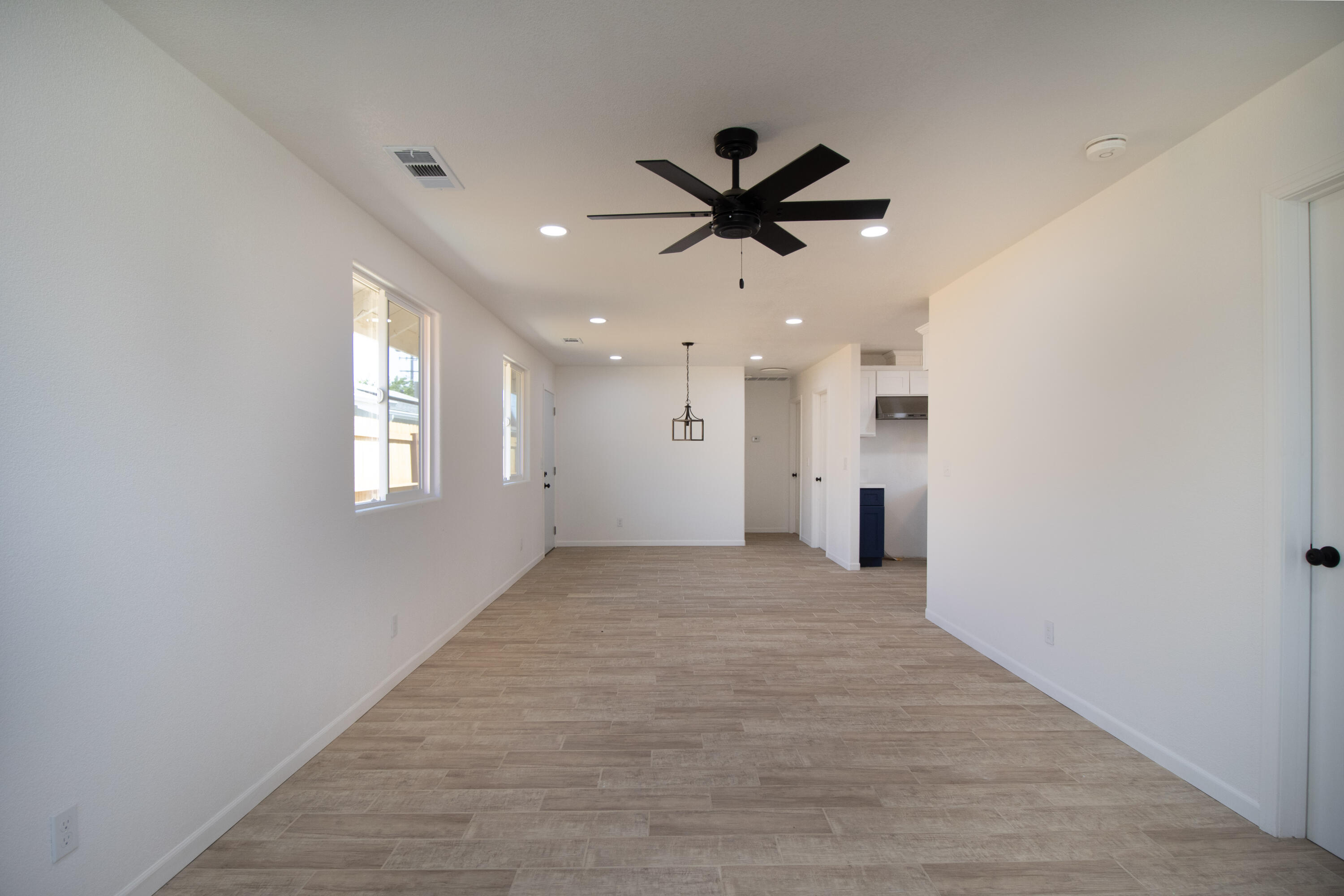 332 W Frazier St, Lindsay, CA 93247