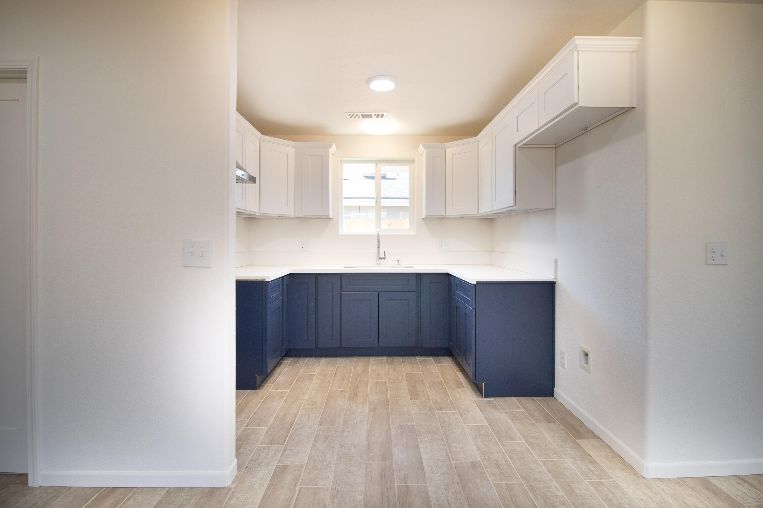 332 W Frazier St, Lindsay, CA 93247