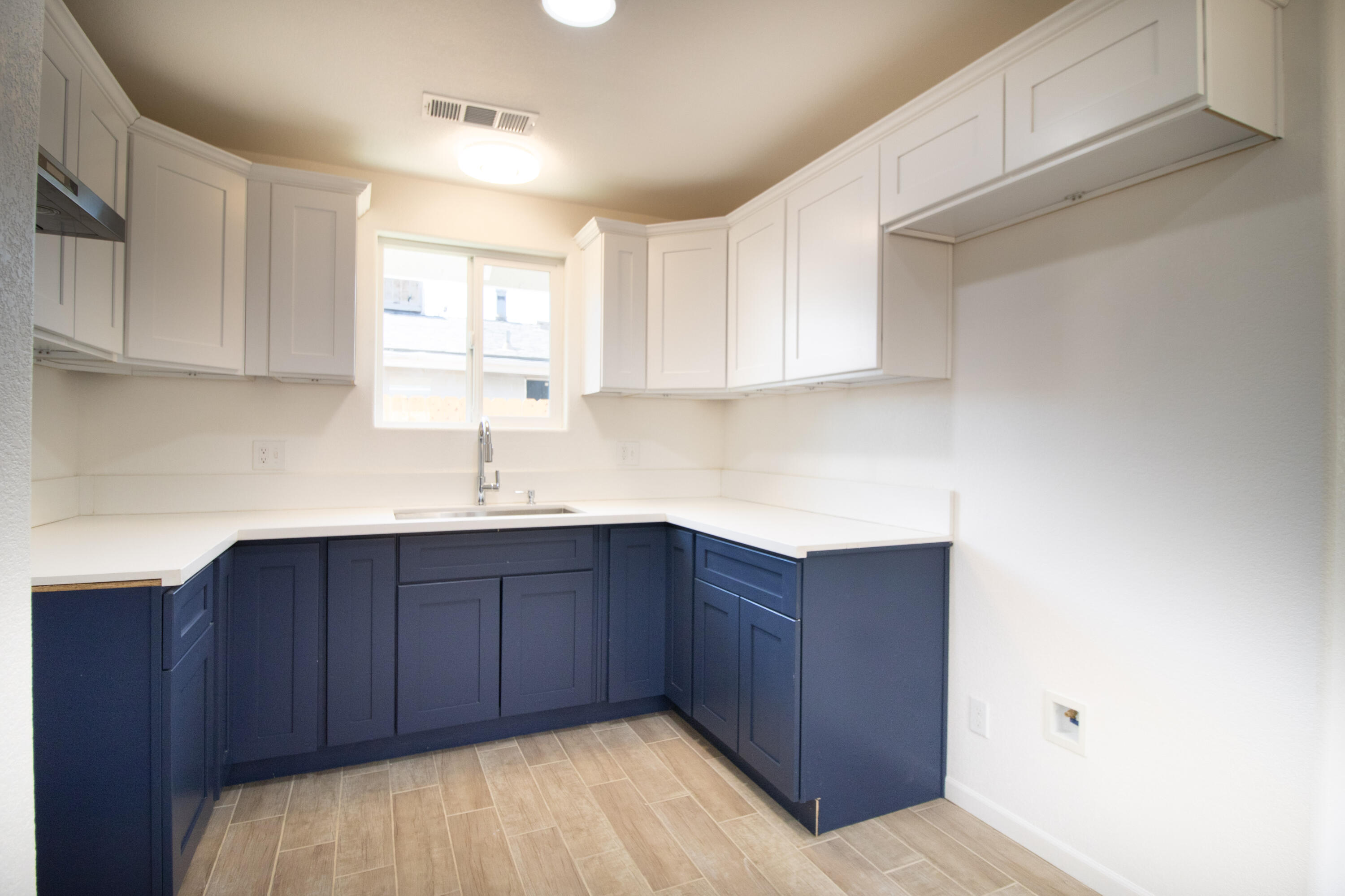 332 W Frazier St, Lindsay, CA 93247