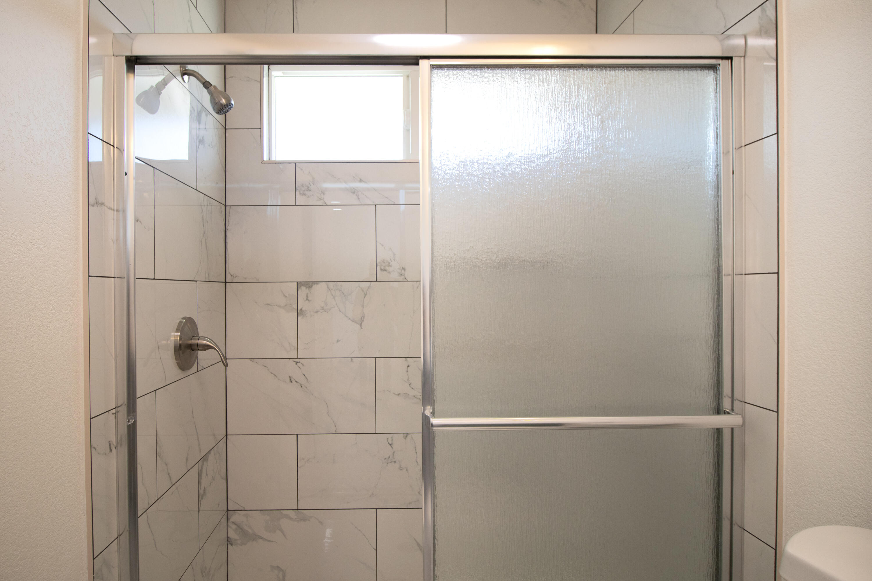 332 W Frazier St, Lindsay, CA 93247