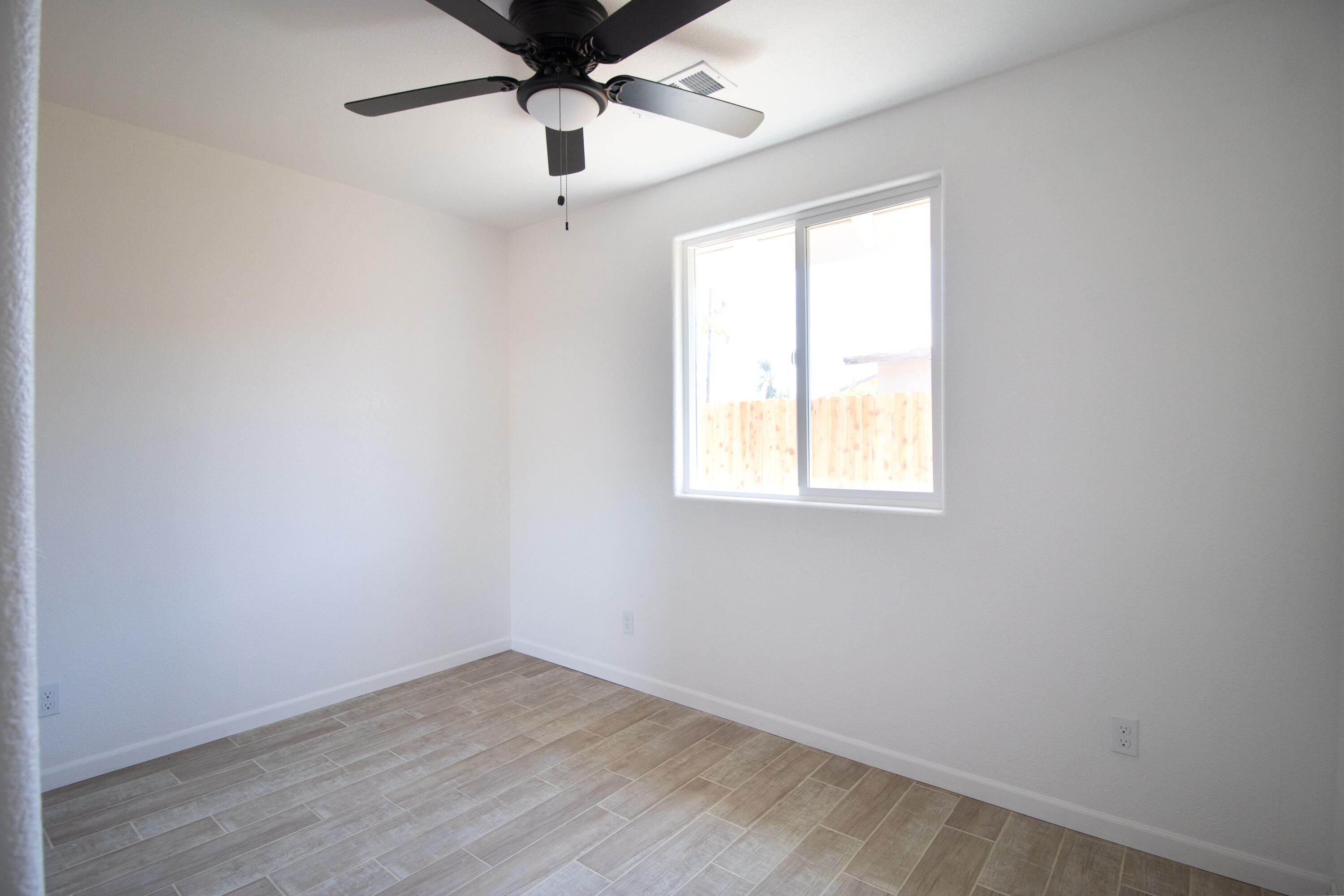 332 W Frazier St, Lindsay, CA 93247