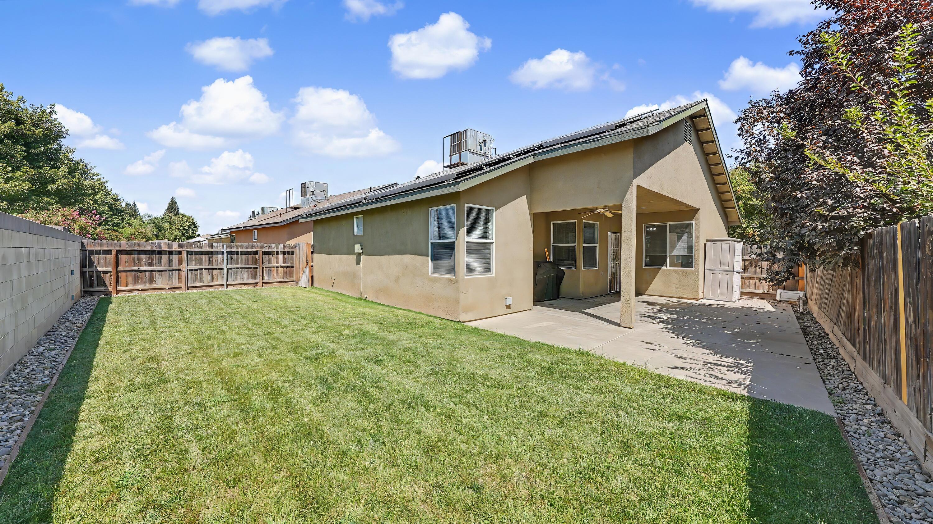 711 W Anissa St, Farmersville, CA 93223