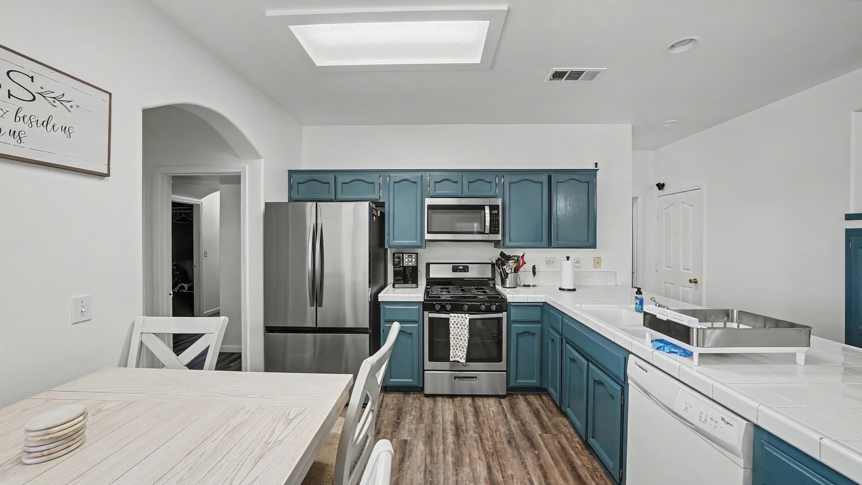 711 W Anissa St, Farmersville, CA 93223
