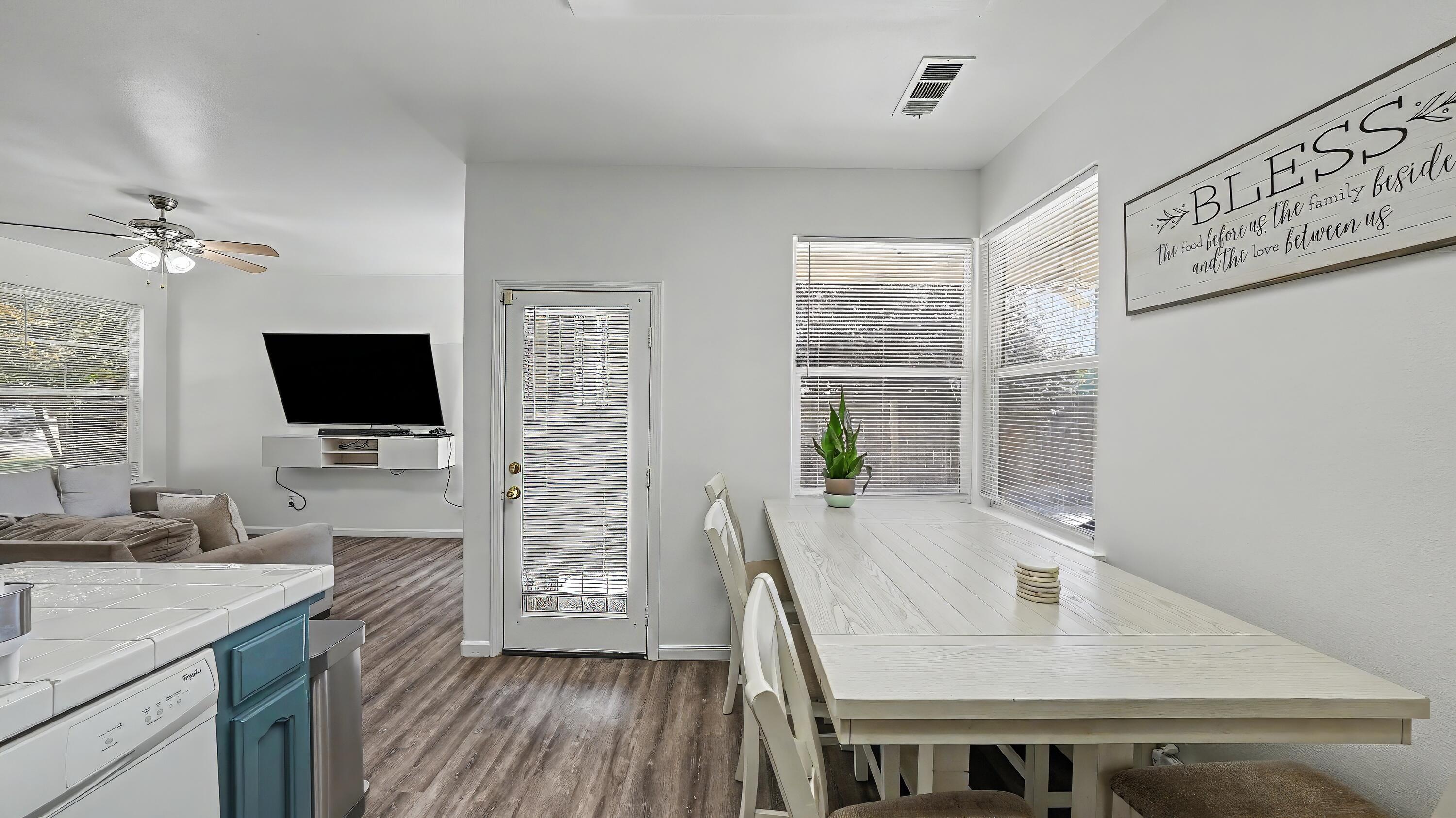 711 W Anissa St, Farmersville, CA 93223