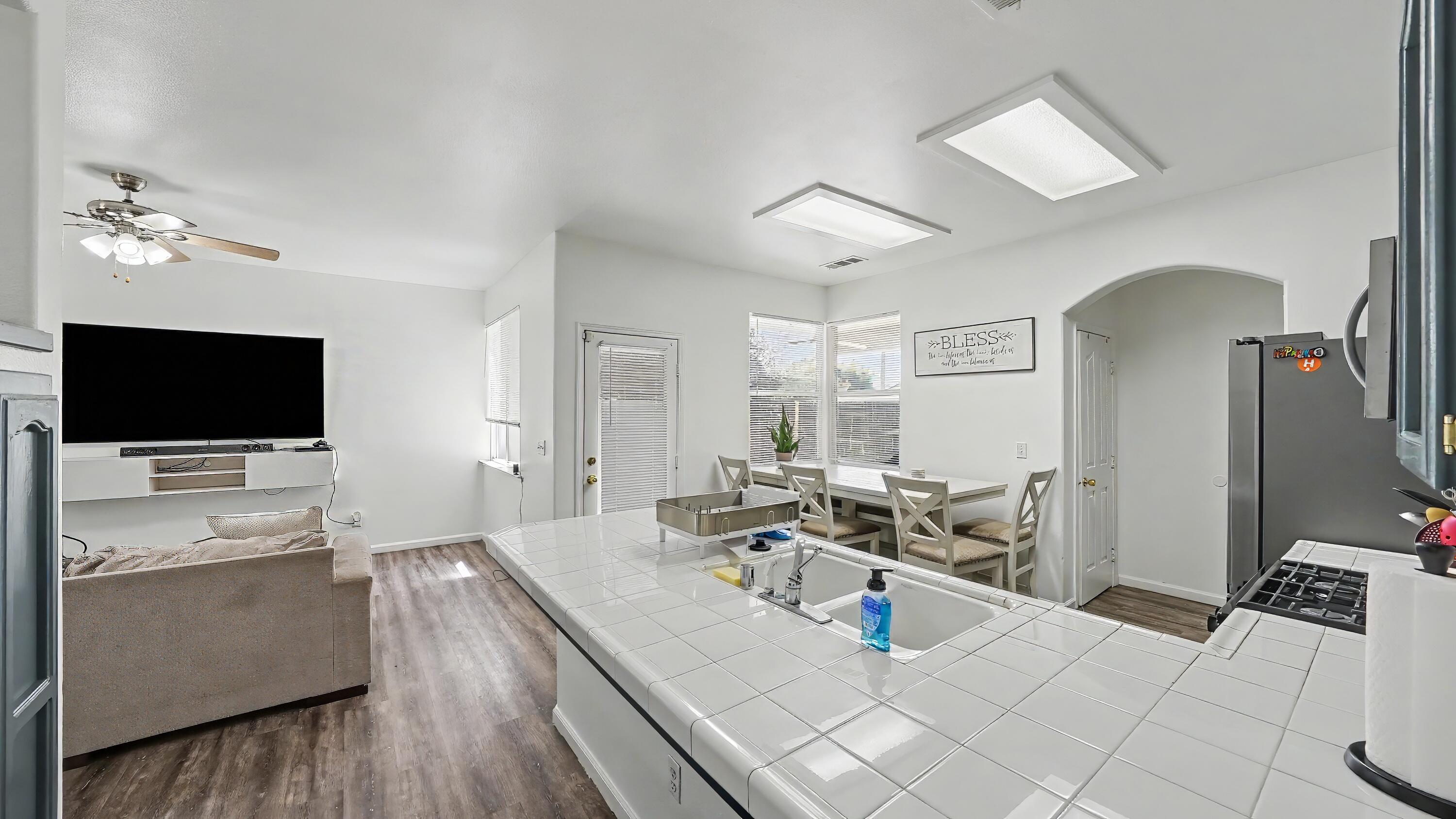 711 W Anissa St, Farmersville, CA 93223