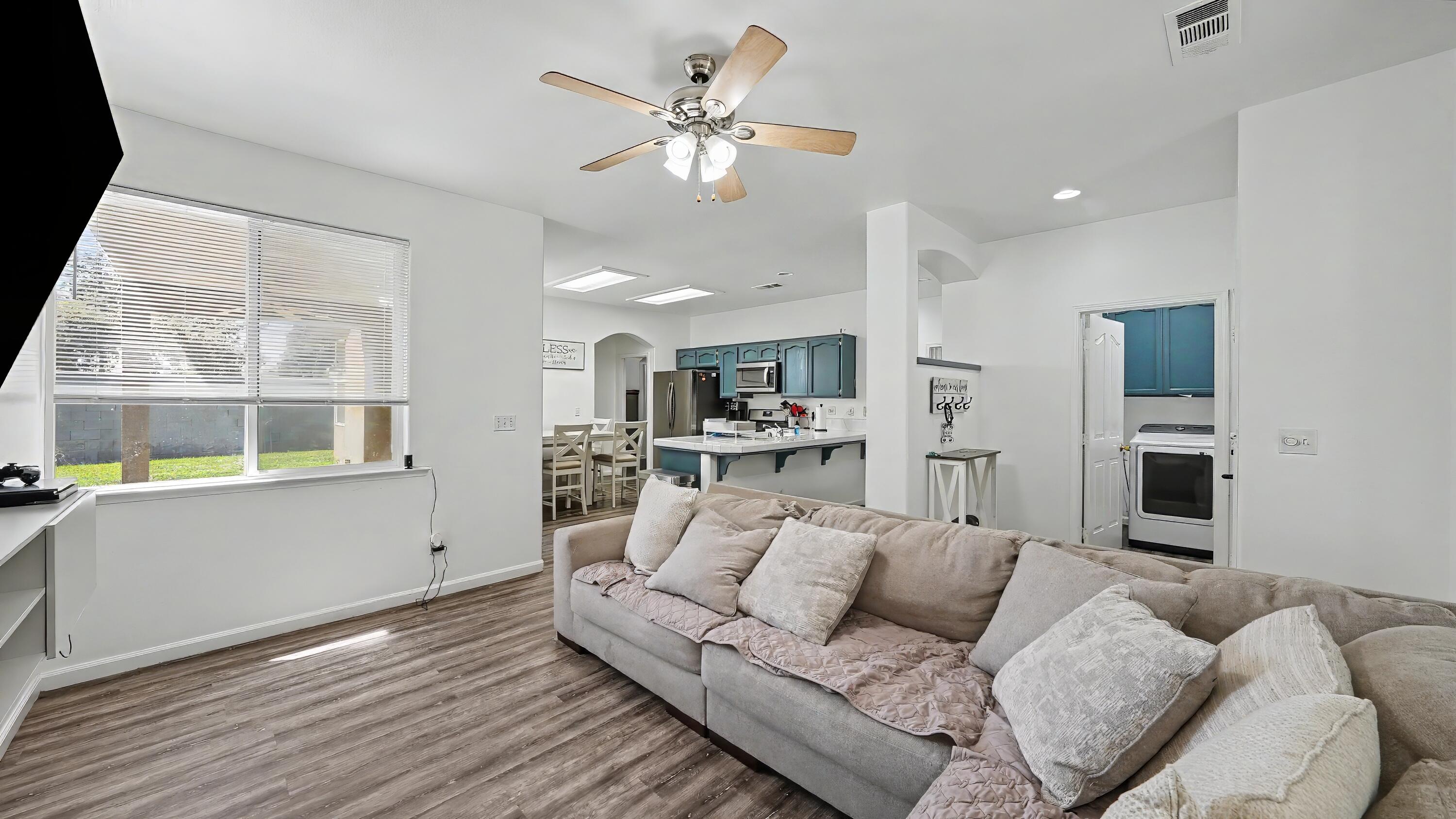 711 W Anissa St, Farmersville, CA 93223